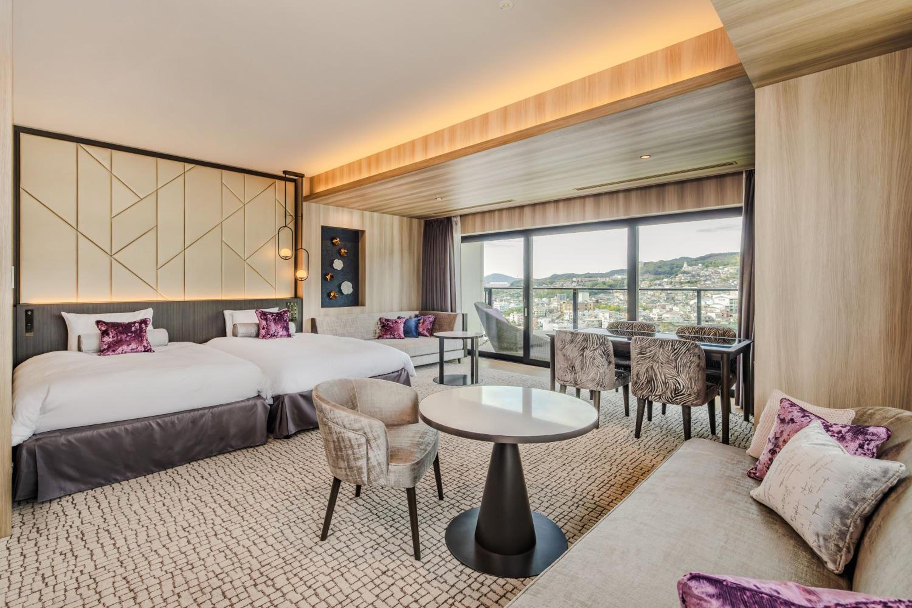 Suite Room with Stadium View - Photo 1