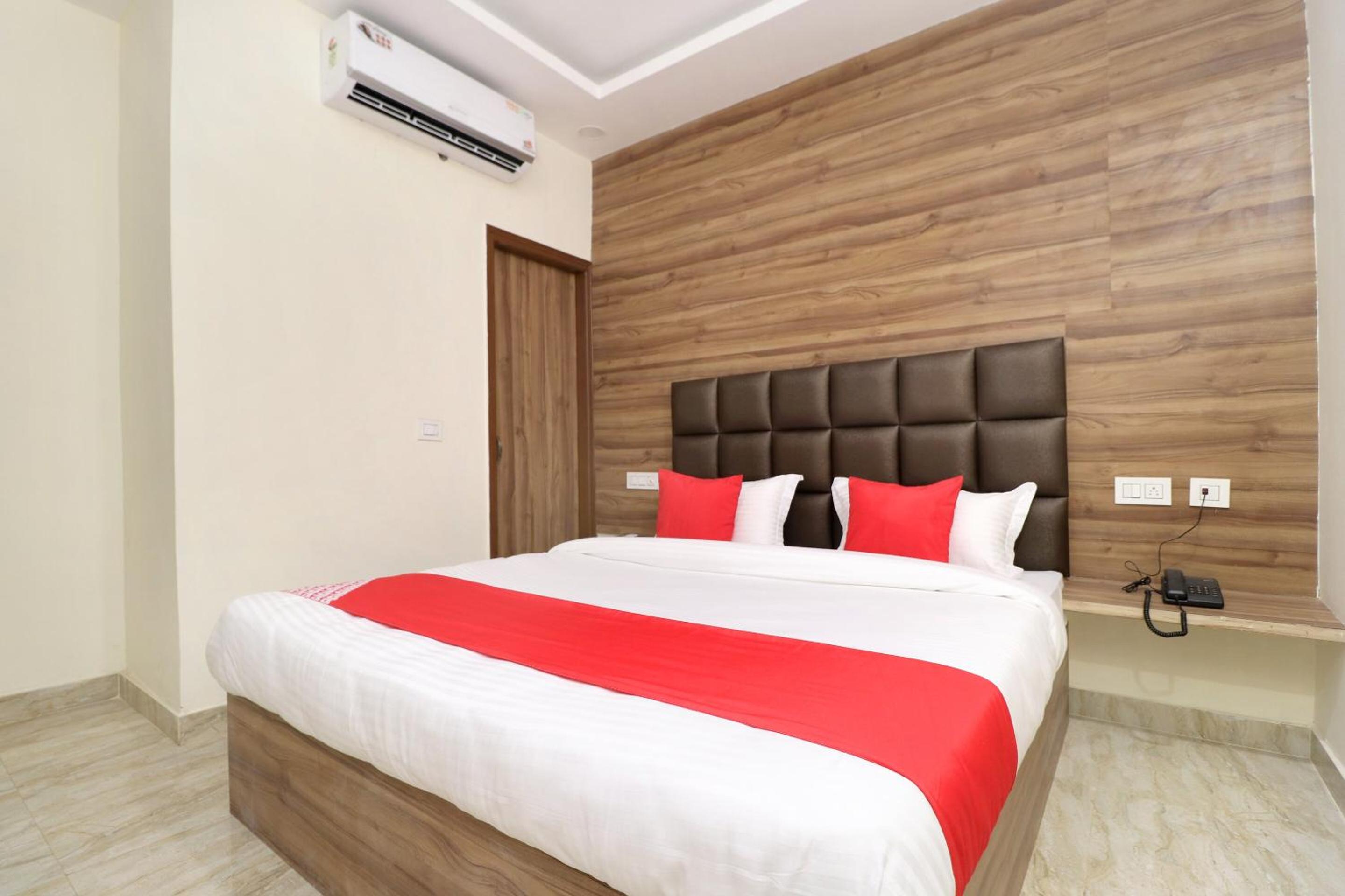 Small Double Room photo 1