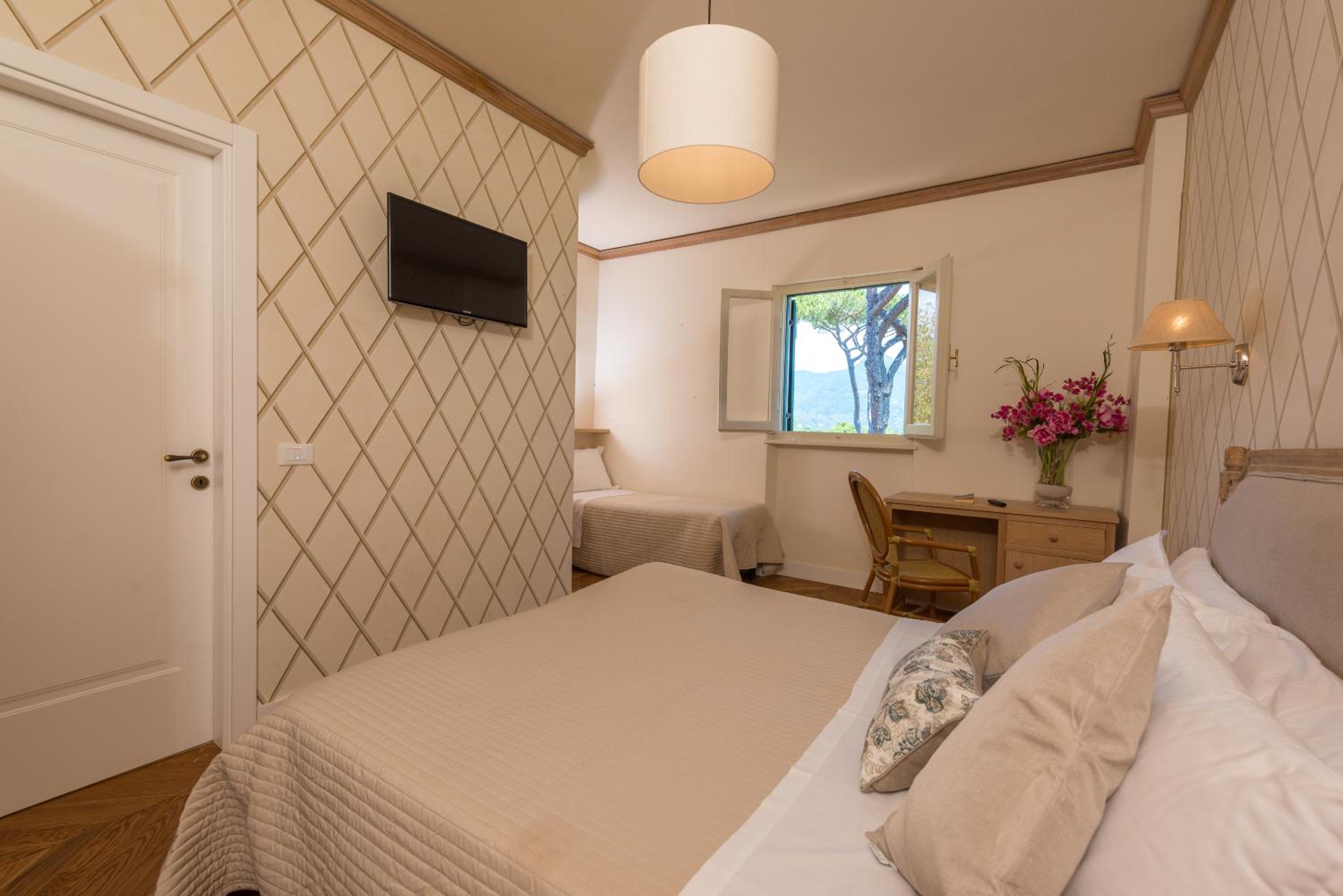 Superior Triple Room - Photo 1