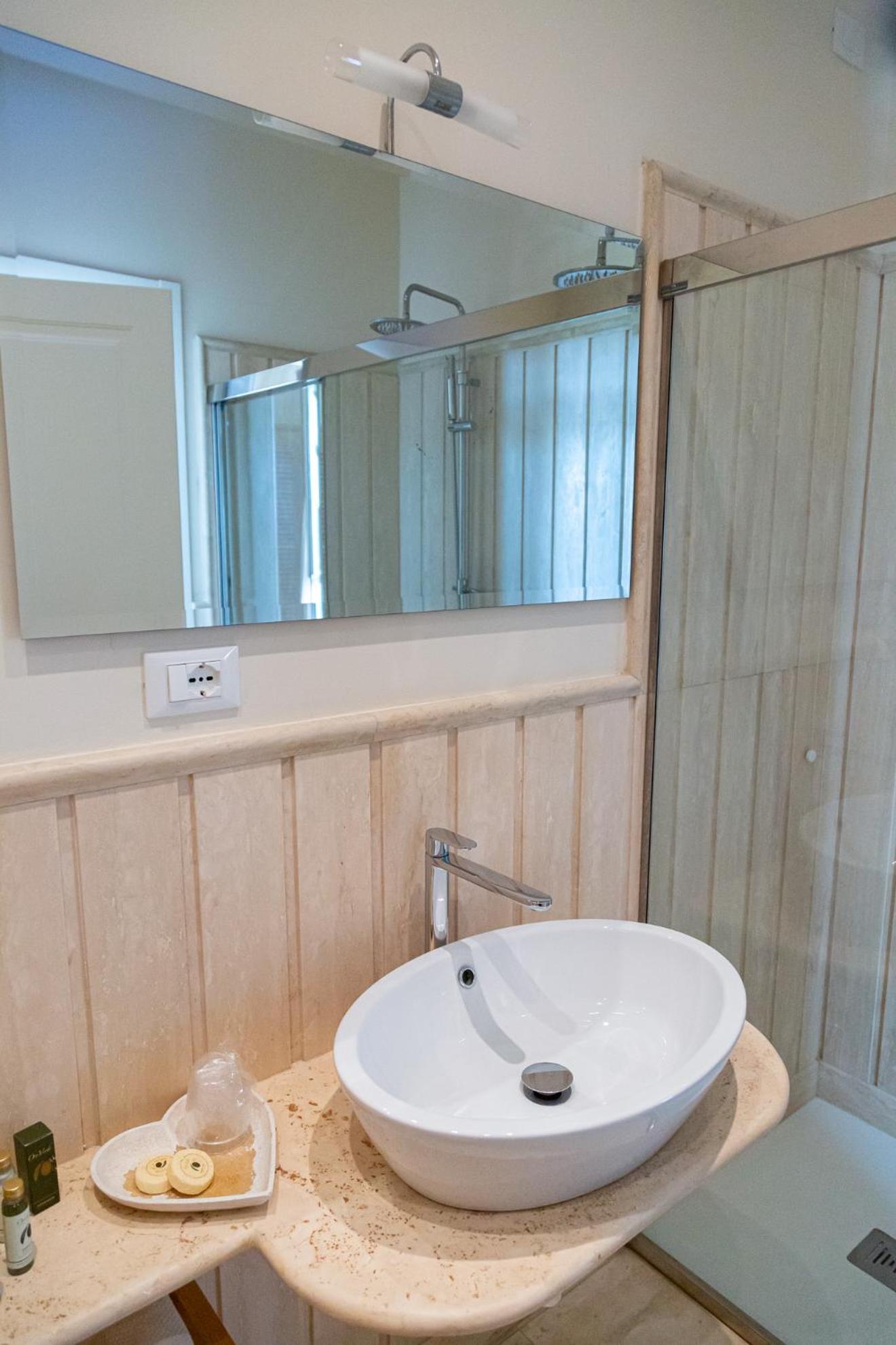 Superior Triple Room - Photo 5