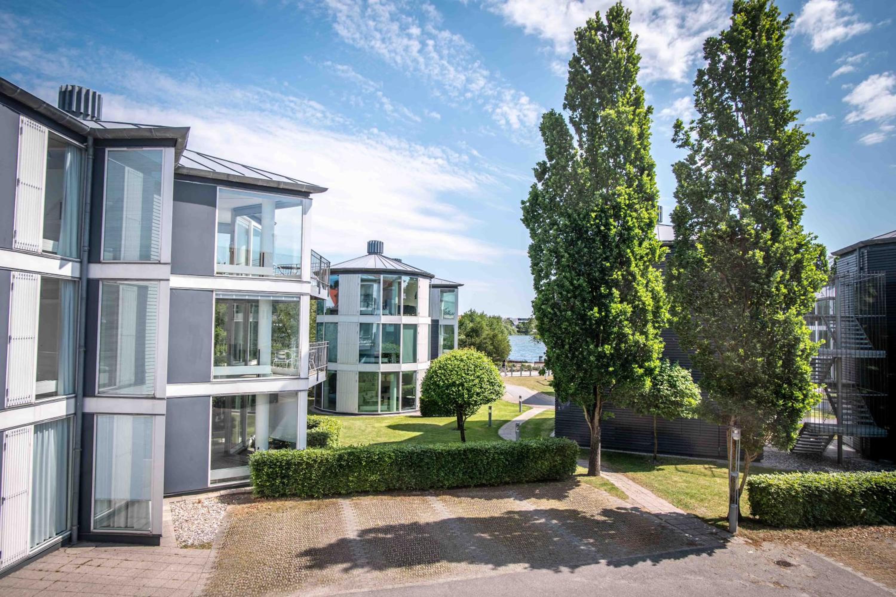 Two-Bedroom Apartment with Courtyard View - Photo 11