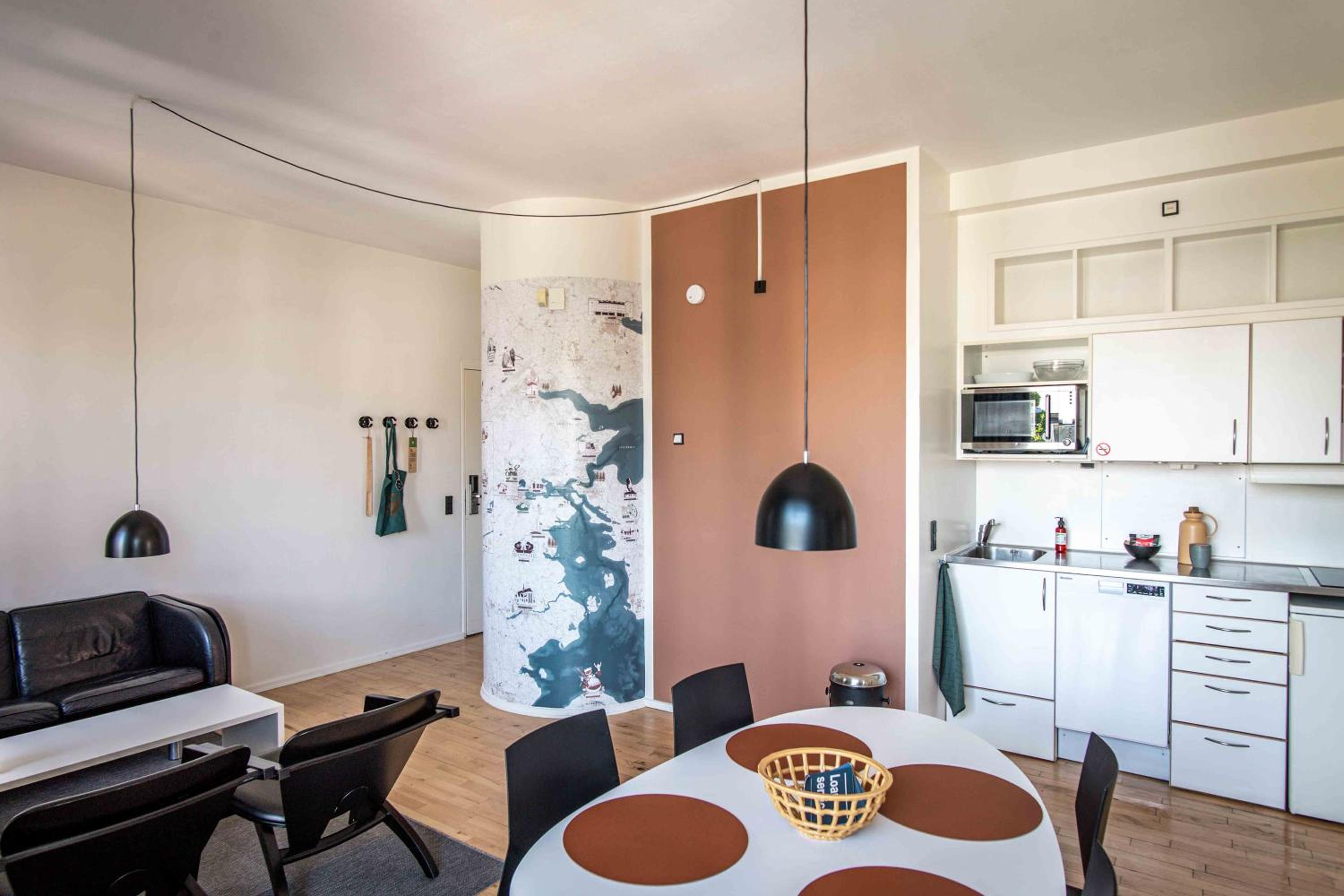 Two-Bedroom Apartment with Courtyard View thumbnail 5