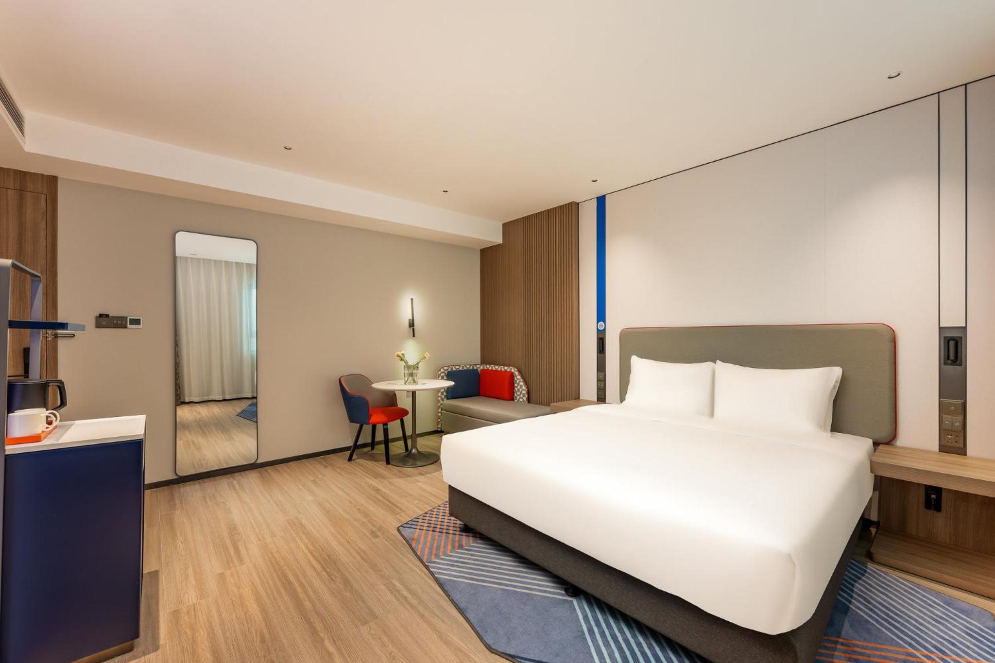 Standard King Room photo 3