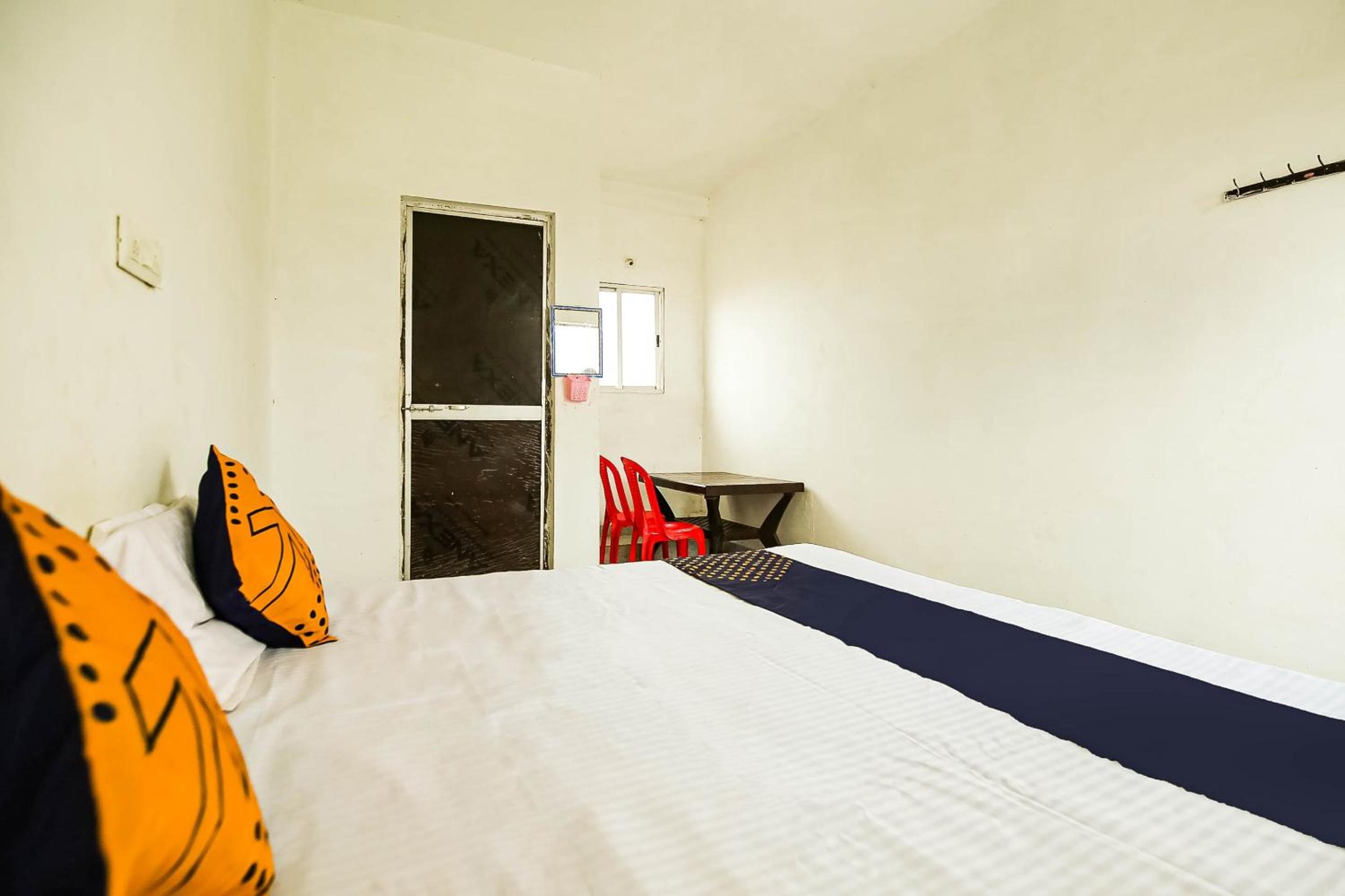 Standard Double Room with Fan photo 3