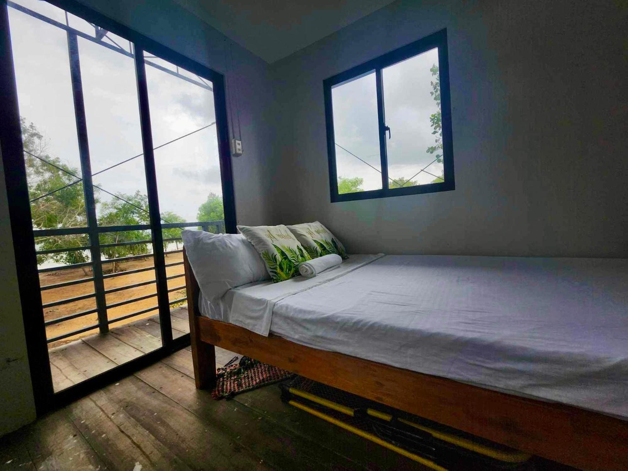 Double Room with Balcony and Sea View photo 2