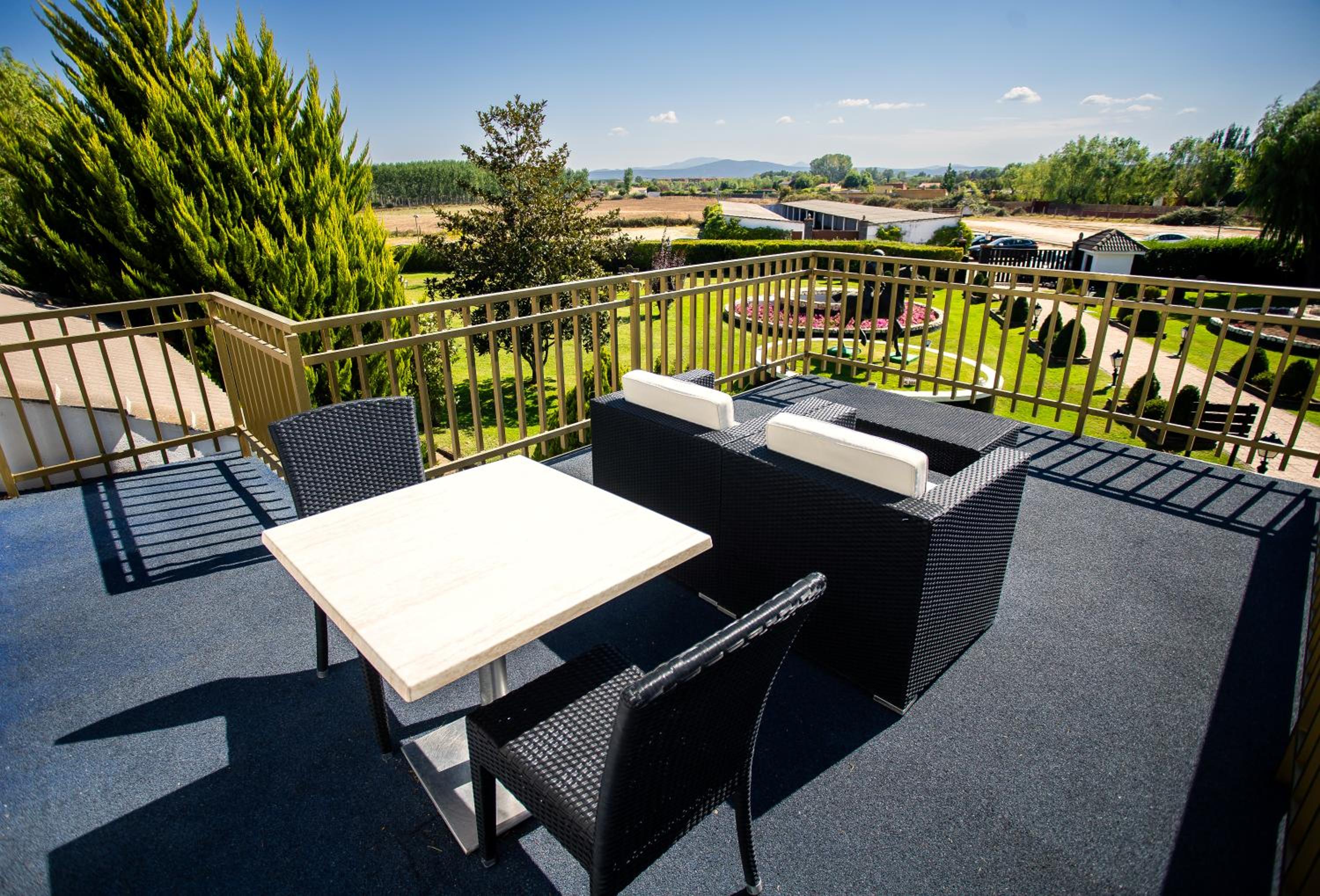Twin Room with Terrace - Photo 2