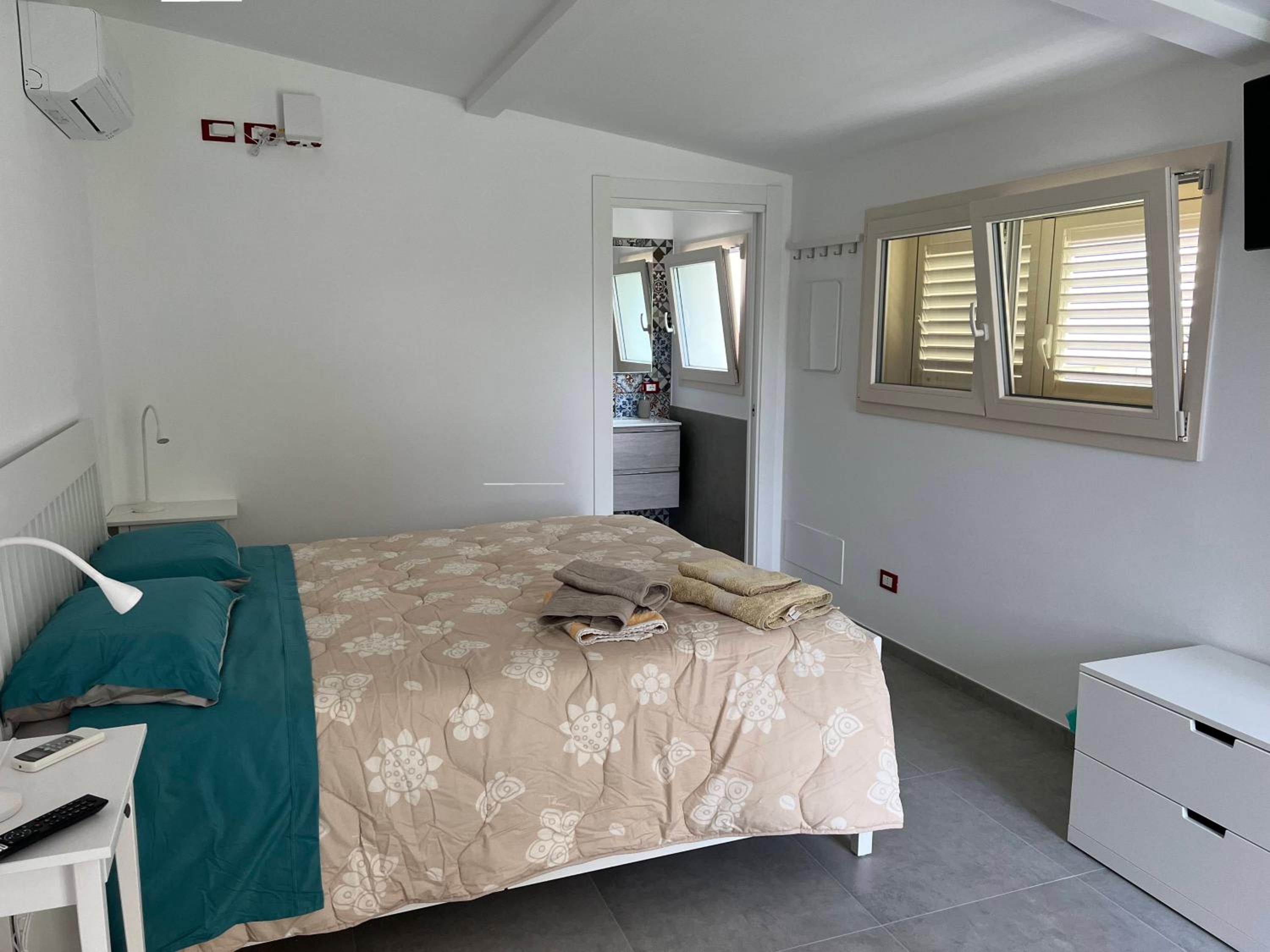 Double Room - Photo 5