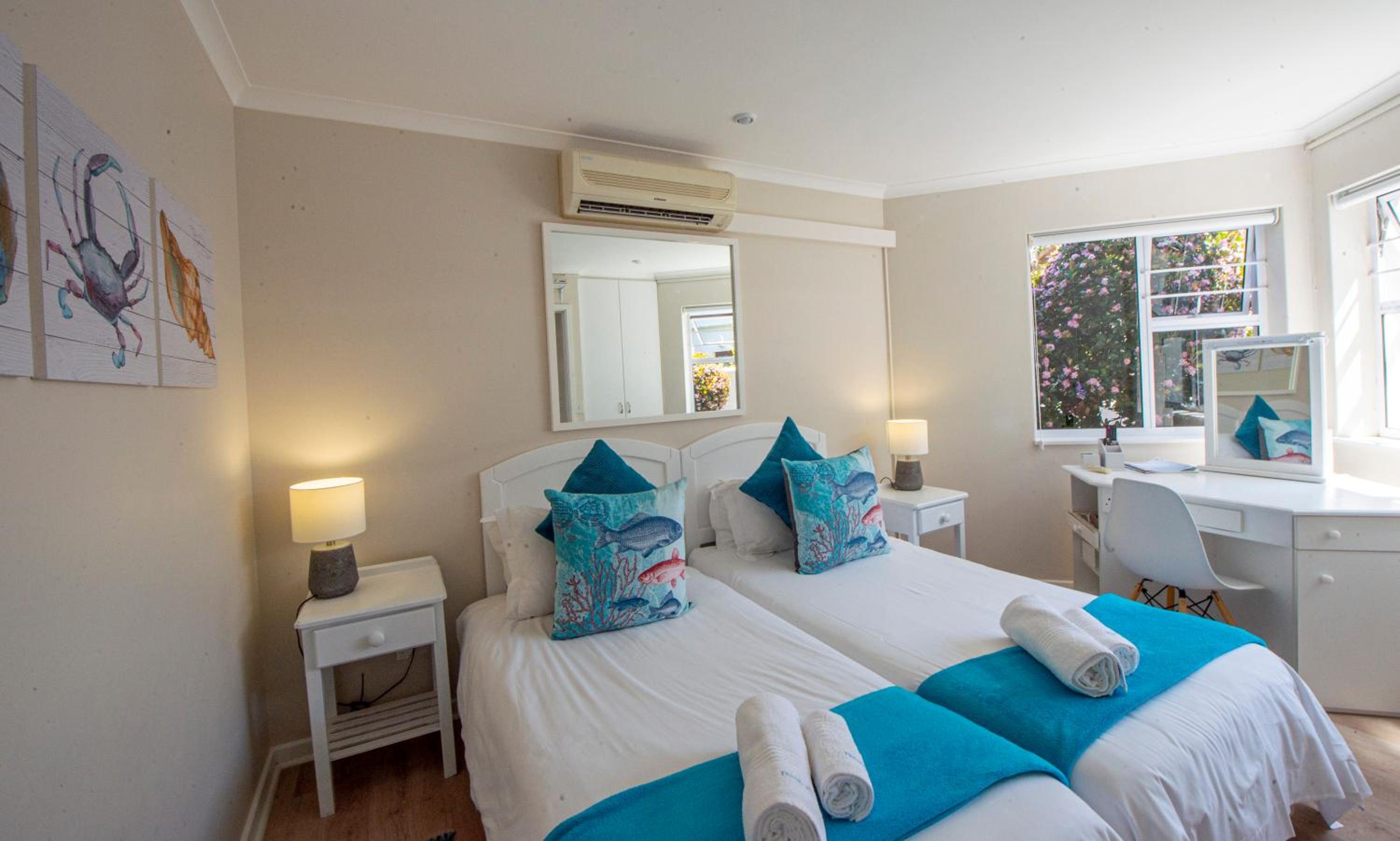 Twin Room - Photo 1