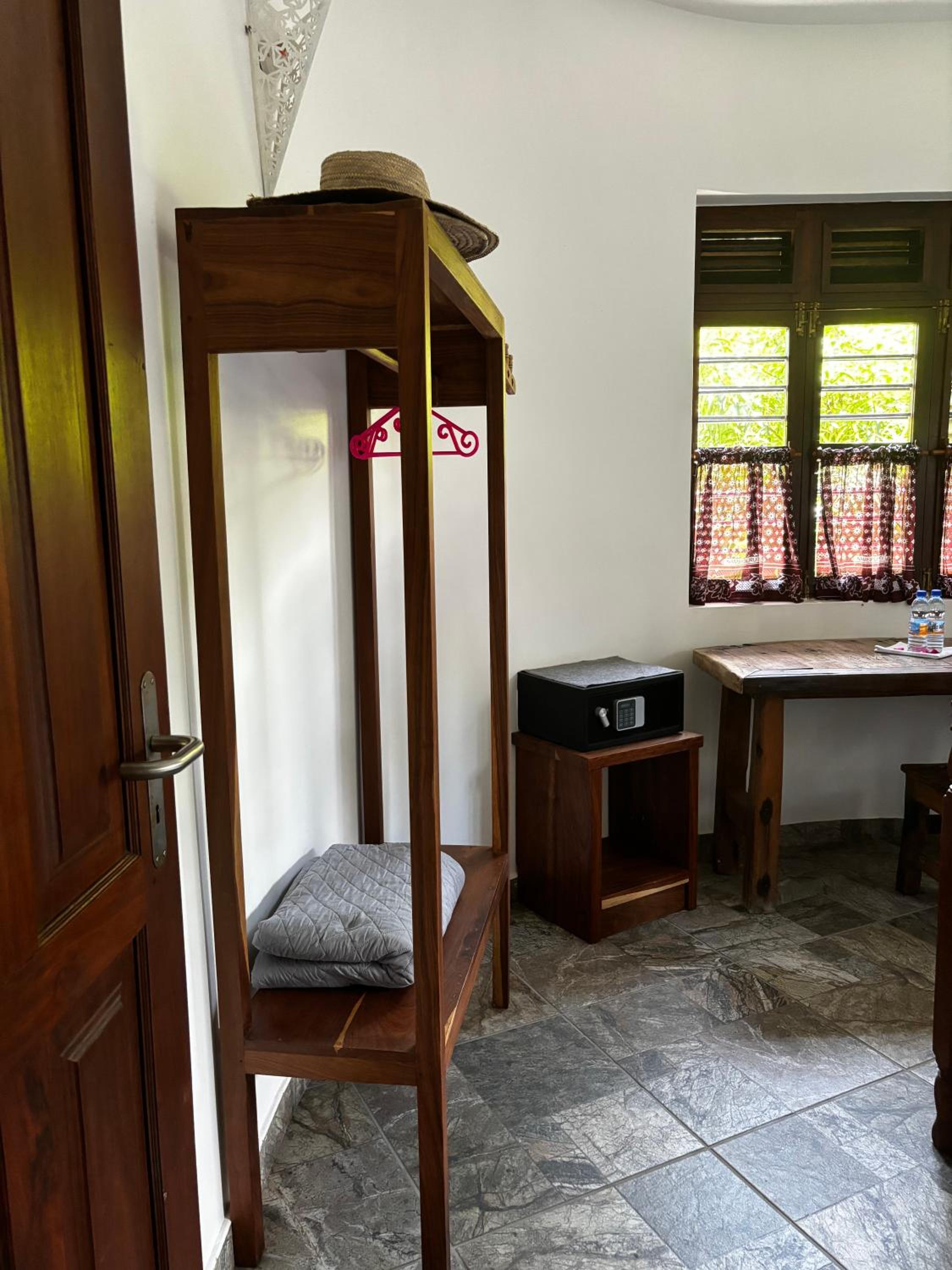 Family Room with Sea View - Photo 13