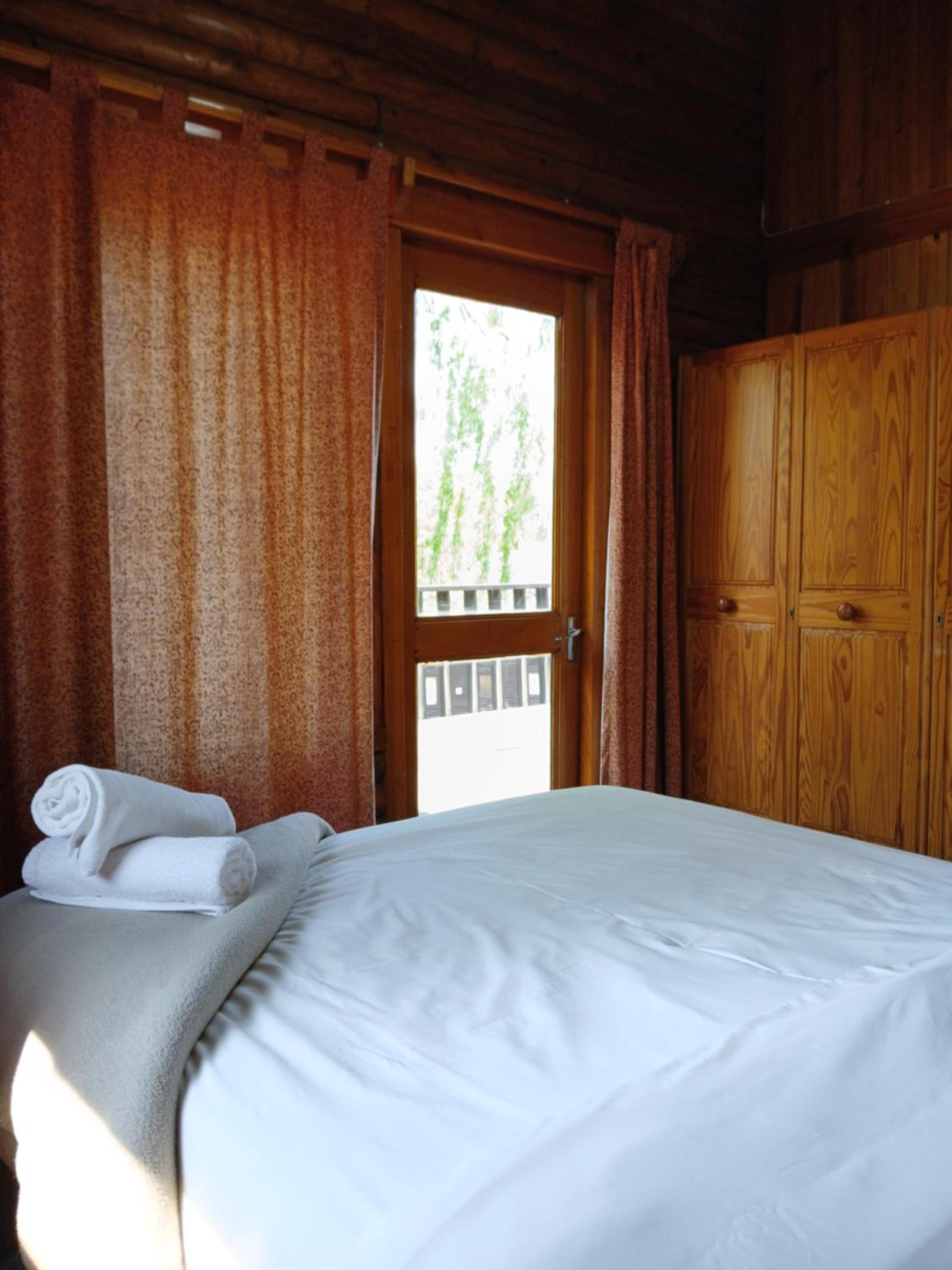 Bungalow (4-6 Sleeper) - Photo 16