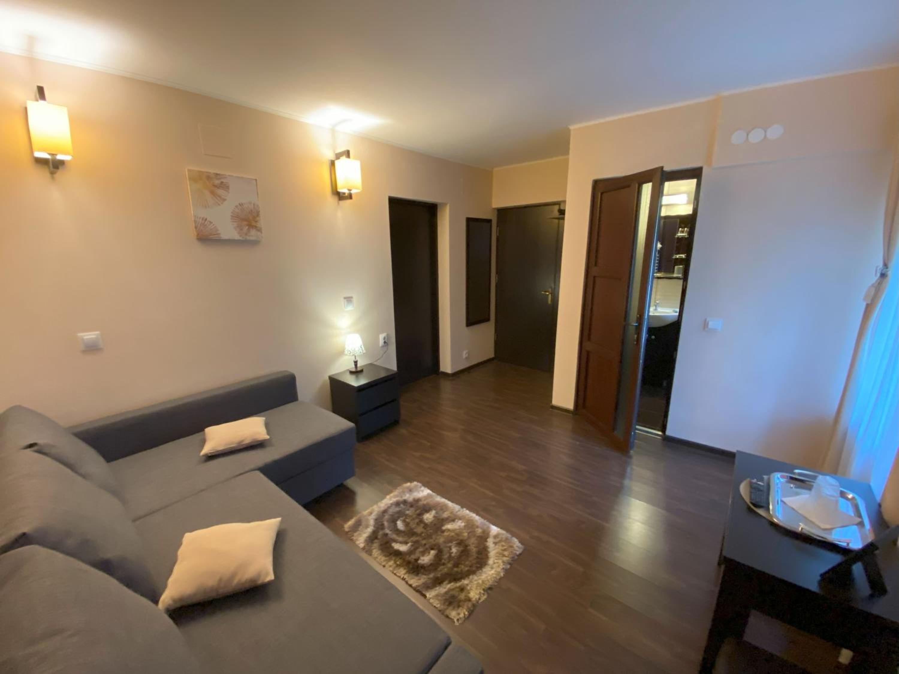 Apartment - Ground Floor - Photo 3