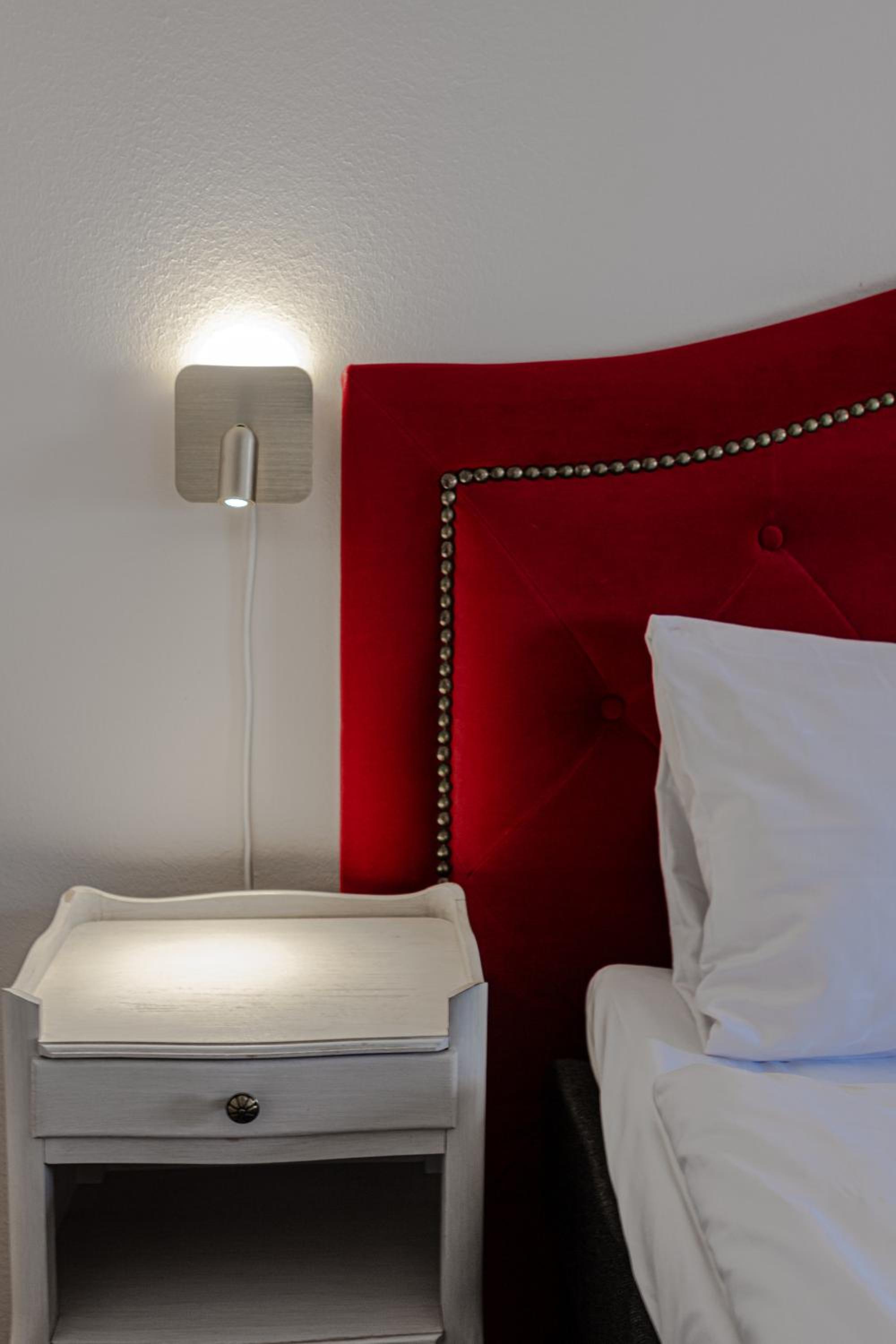 Standard Double or Twin Room - Photo 17