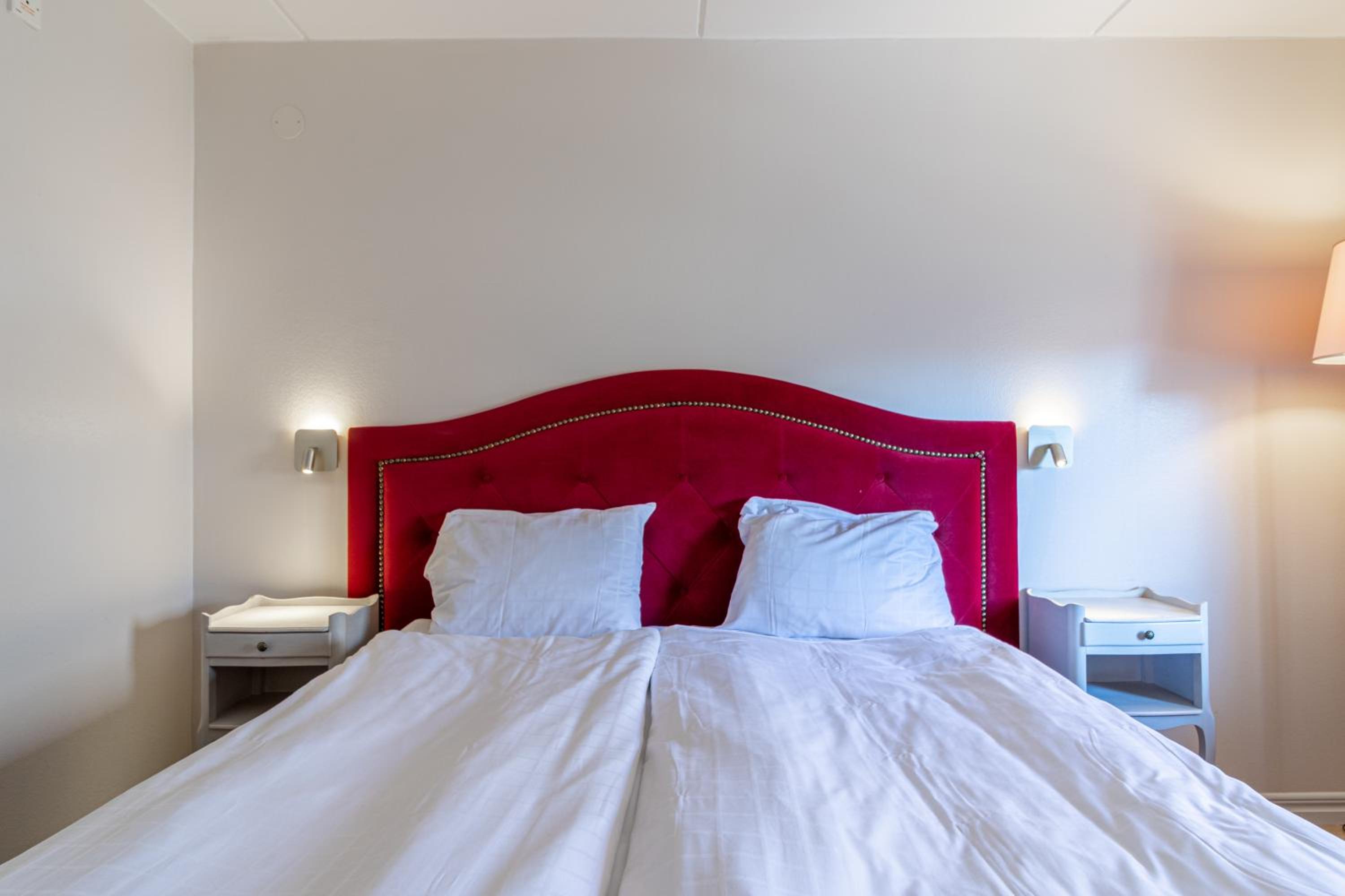 Standard Twin Room - Photo 3