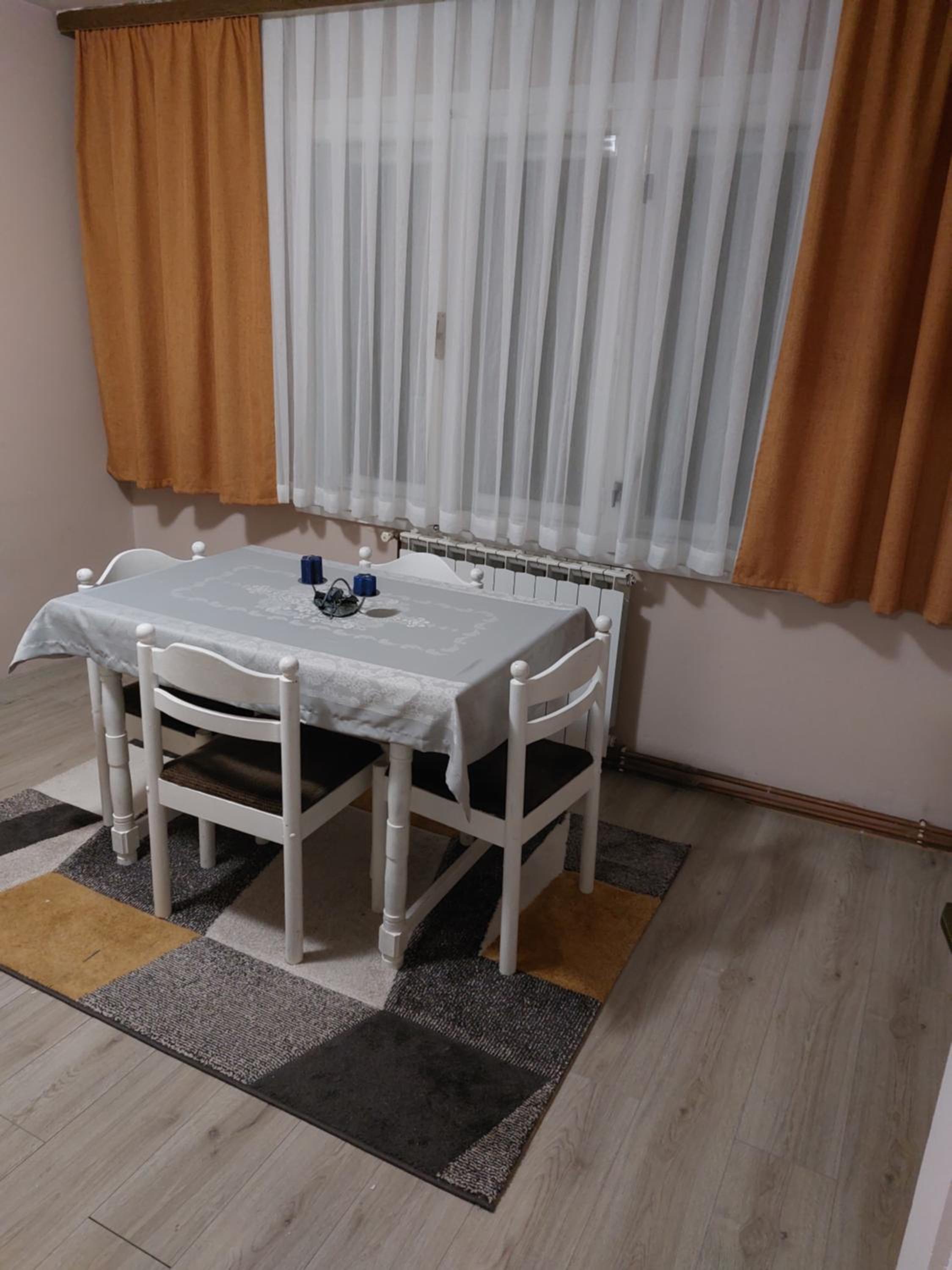 One-Bedroom Apartment photo 2