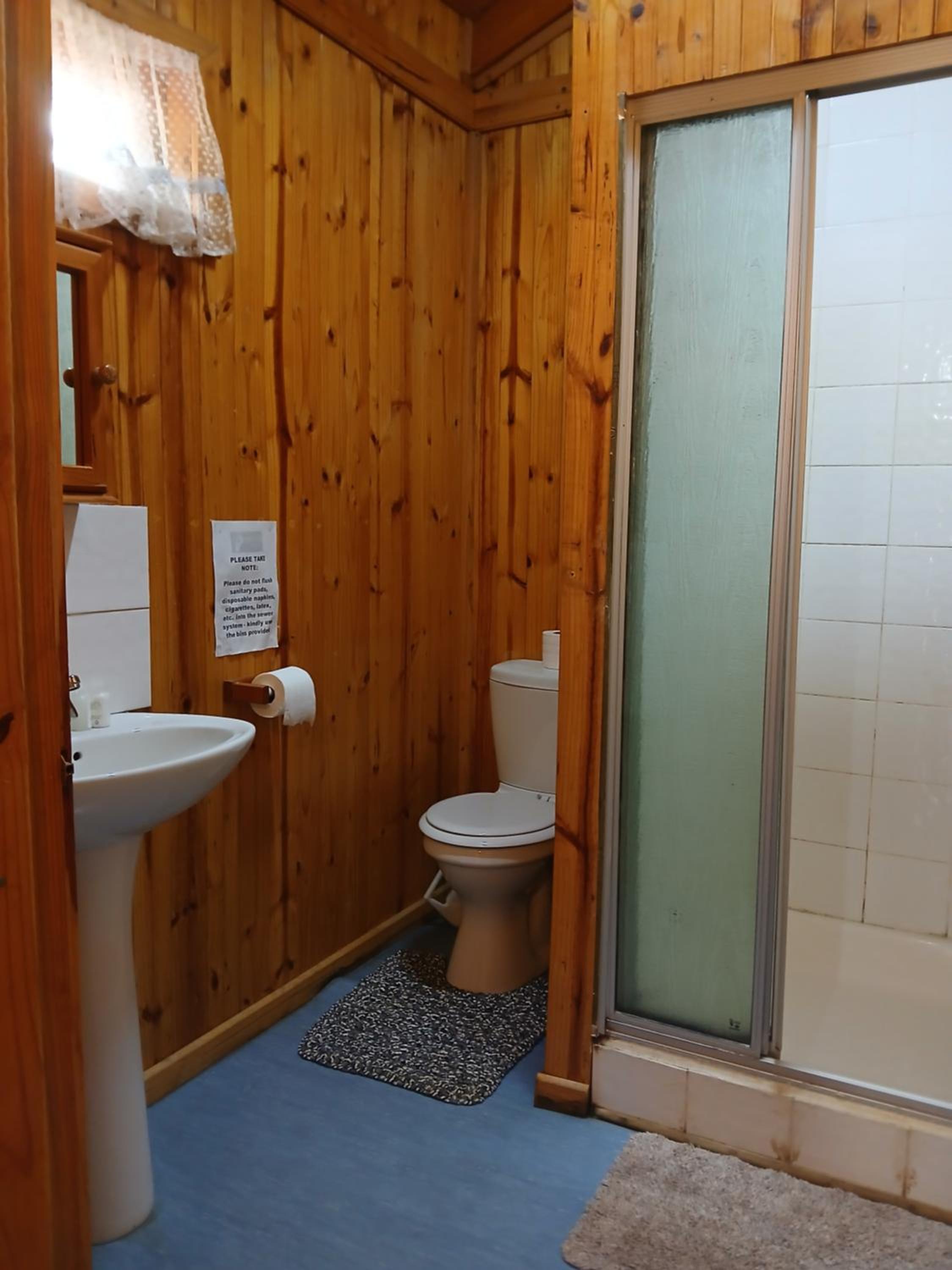 Bungalow (2 Adults) photo 2