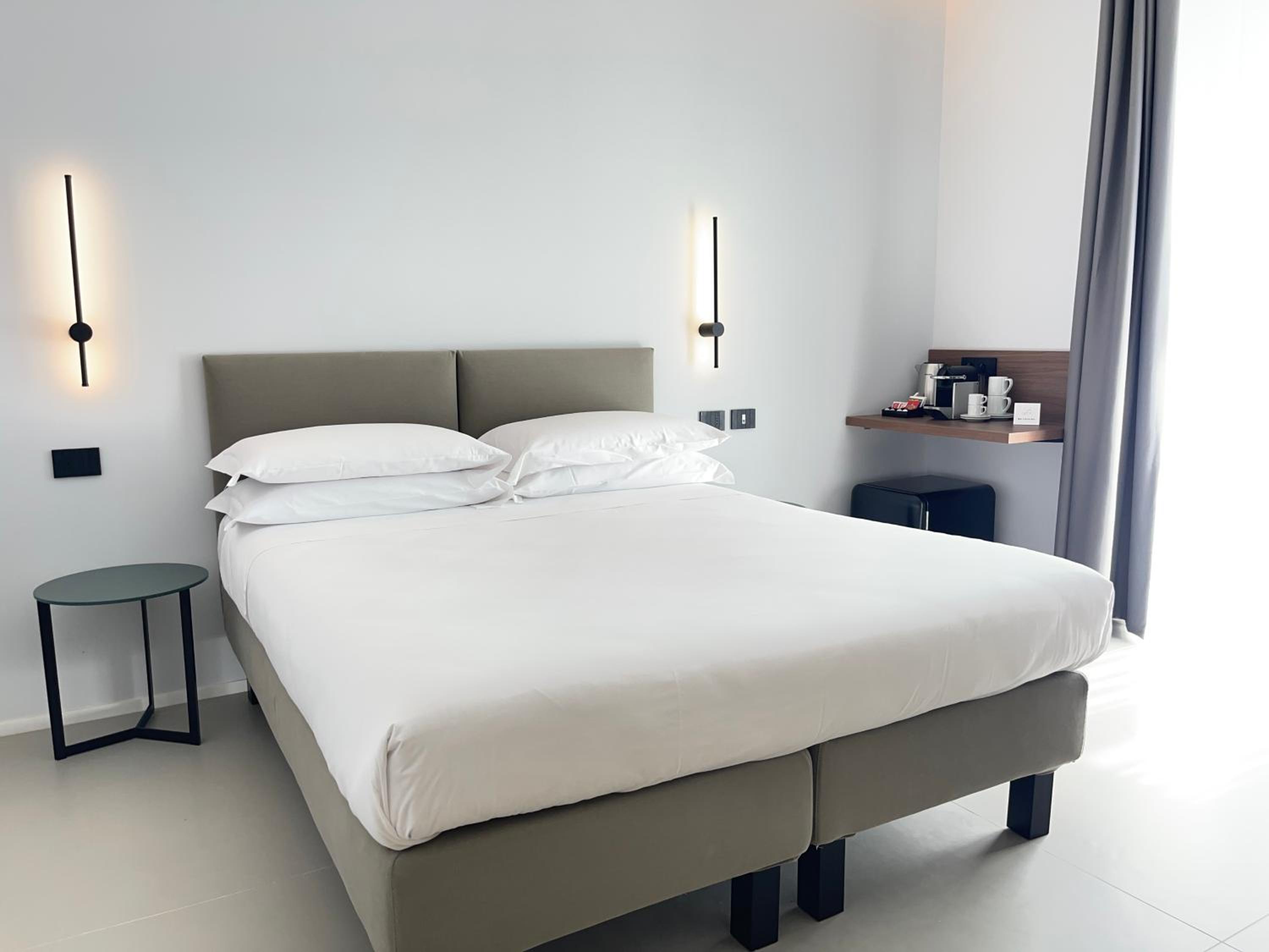 Double or Twin Room with Balcony photo 2