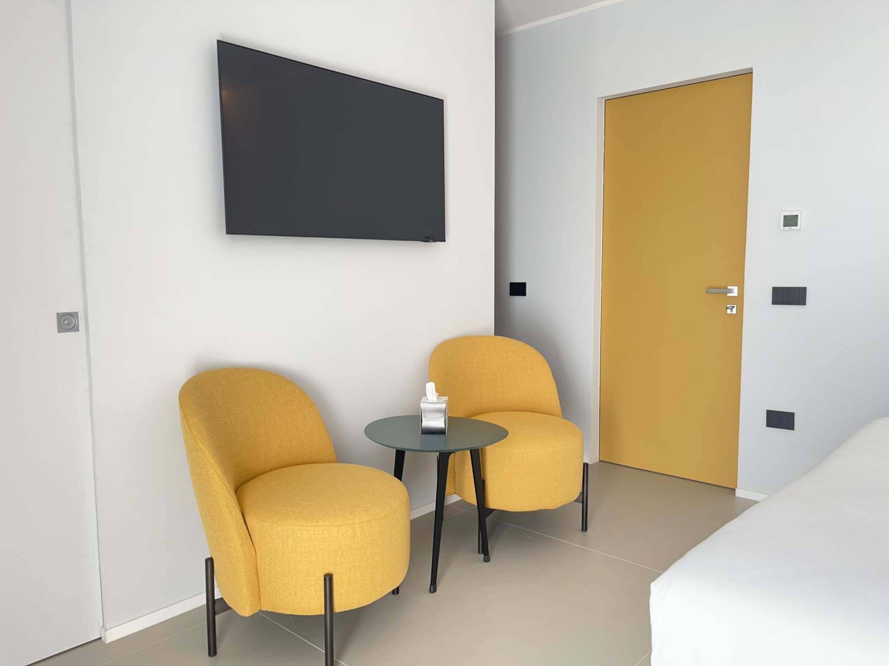 Double or Twin Room with Balcony photo 3