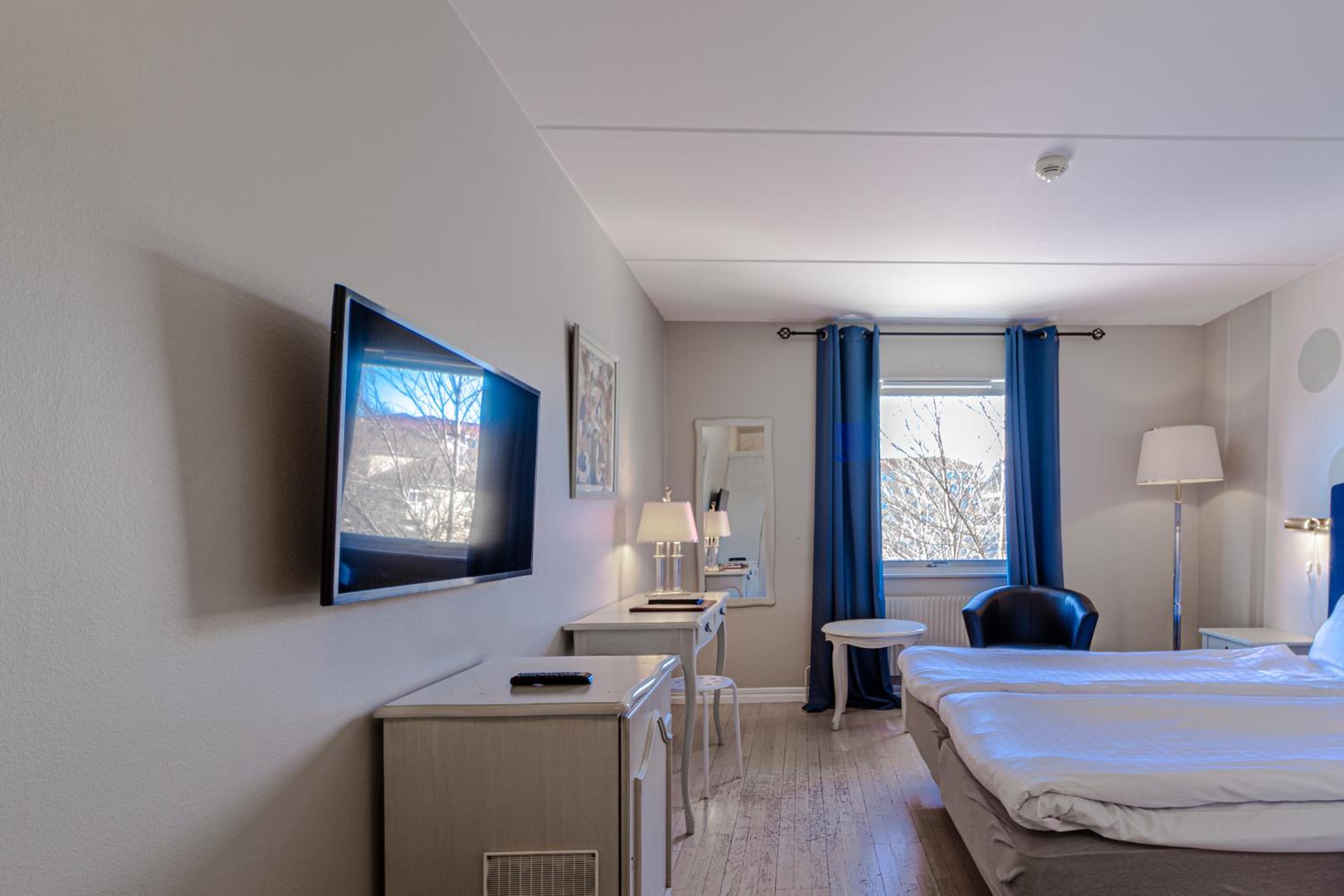 Standard Twin Room - Photo 4