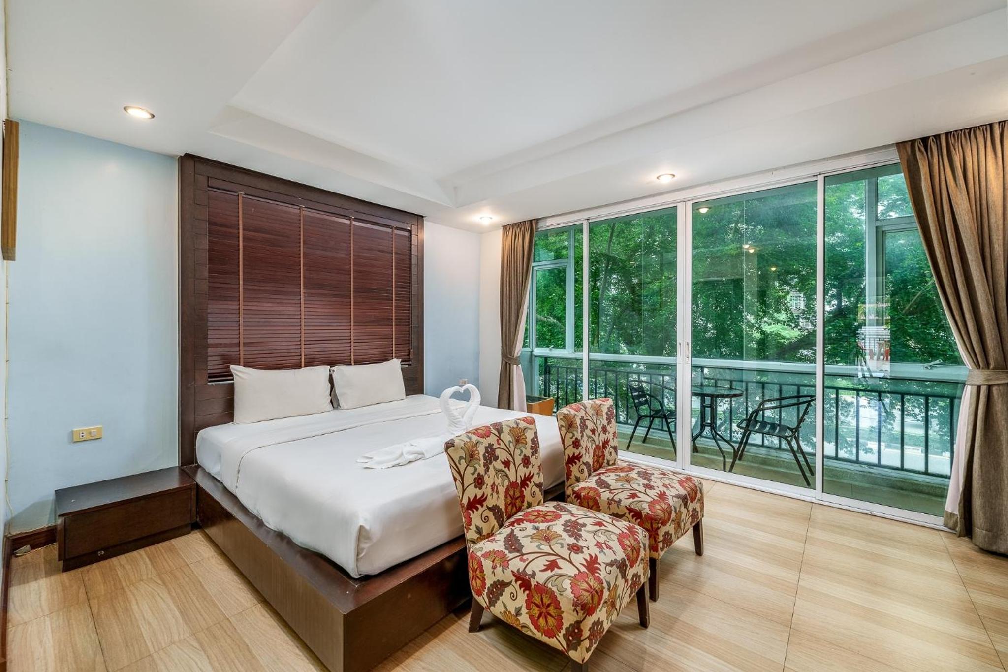 Deluxe Double or Twin Room with Balcony