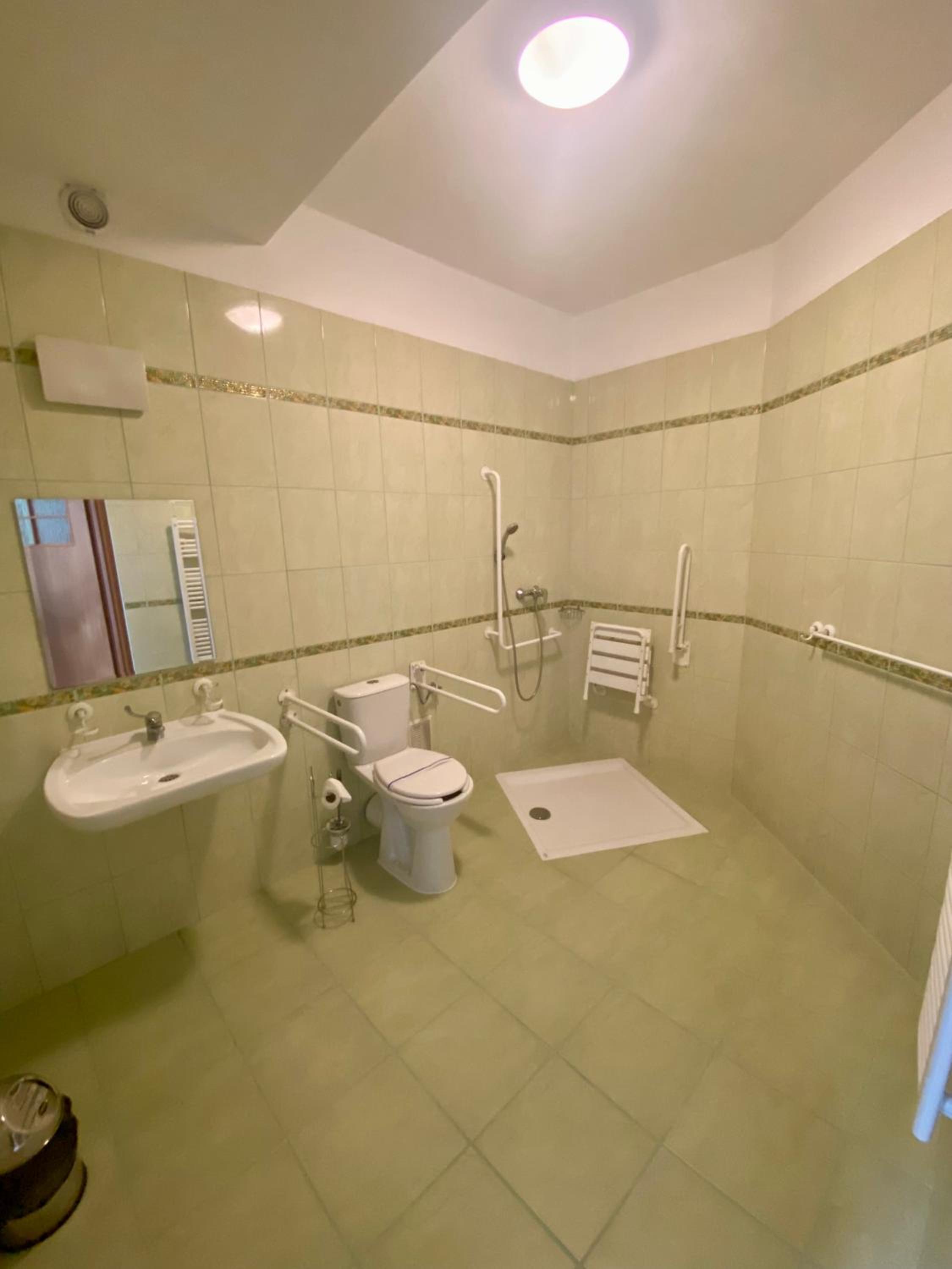 HOTEL RESTAURACJA WESOŁA, Foto 2