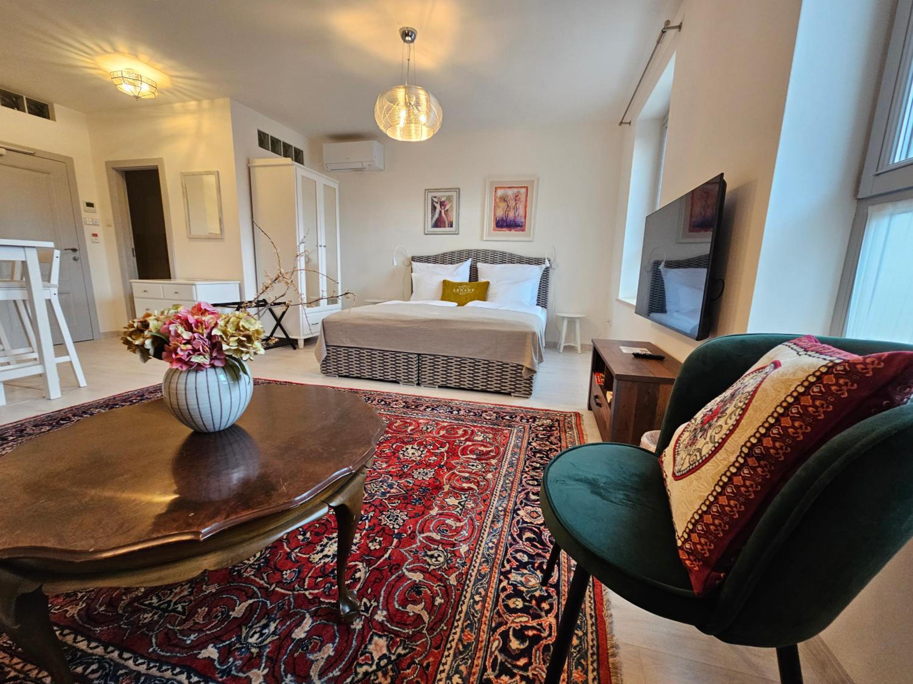 Apartment photo 2