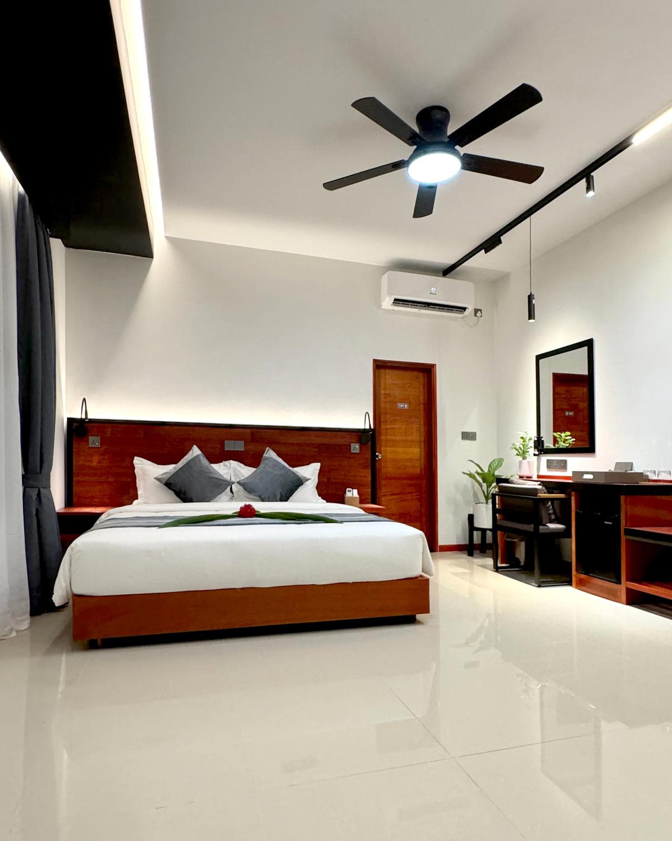 Deluxe Room (2 Adults + 1 Child)