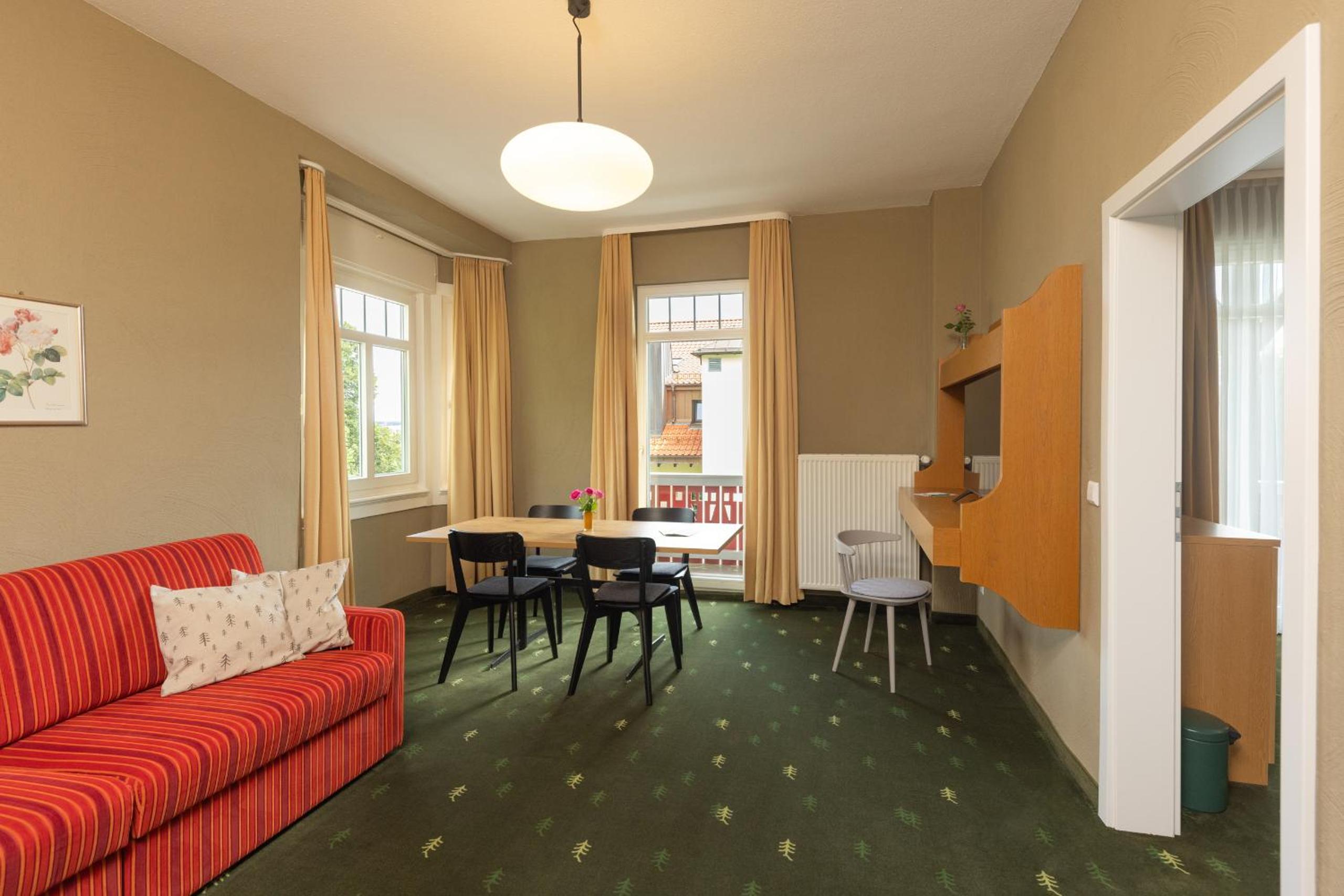 One-Bedroom Apartment with Balcony photo 2
