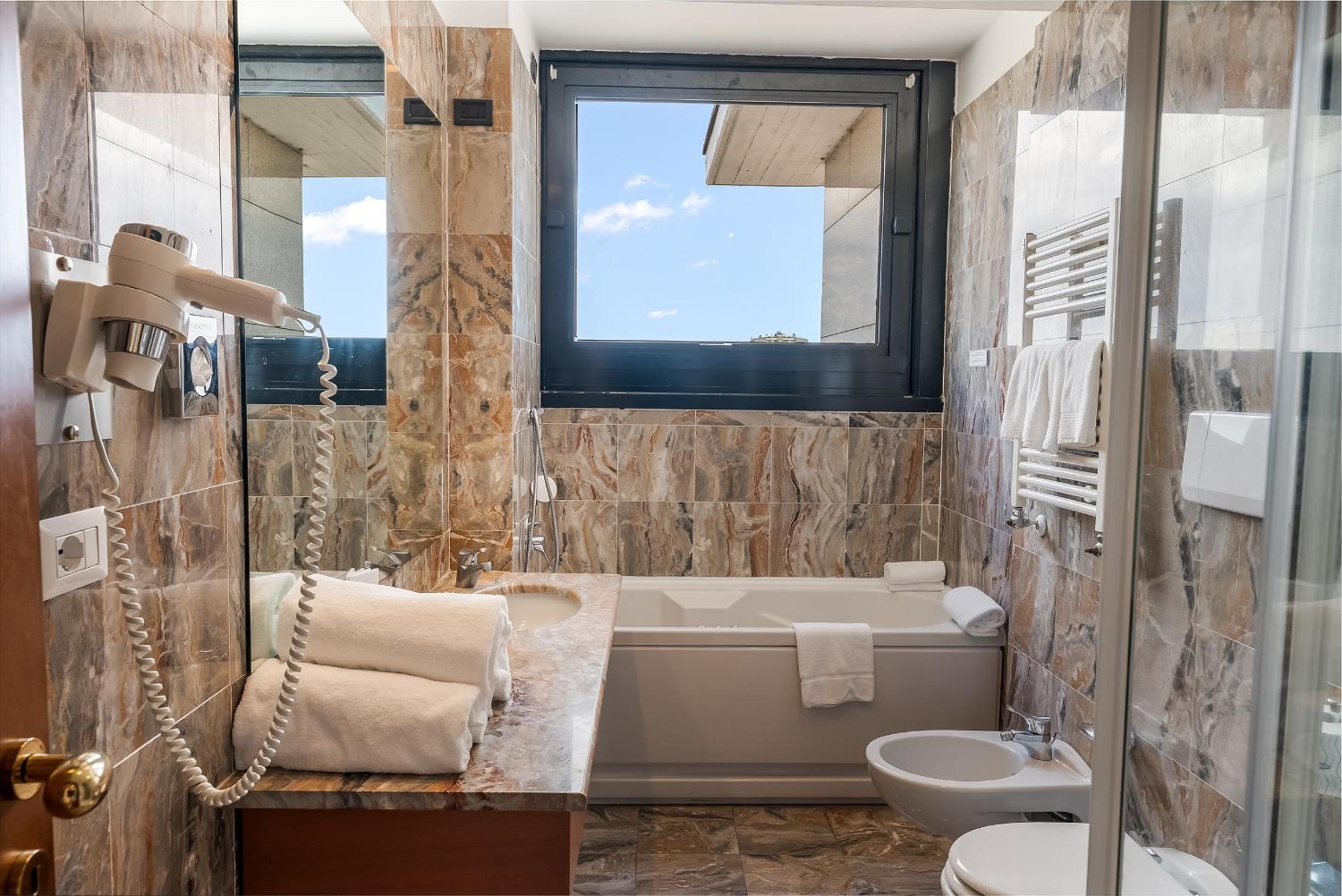 Superior Triple Room - Photo 7
