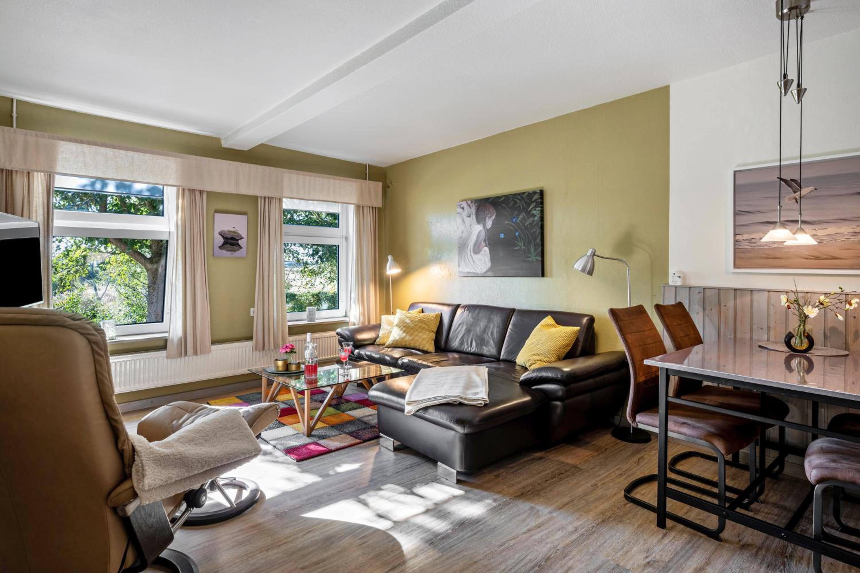 Two-Bedroom Deluxe Apartment with Garden View photo 1