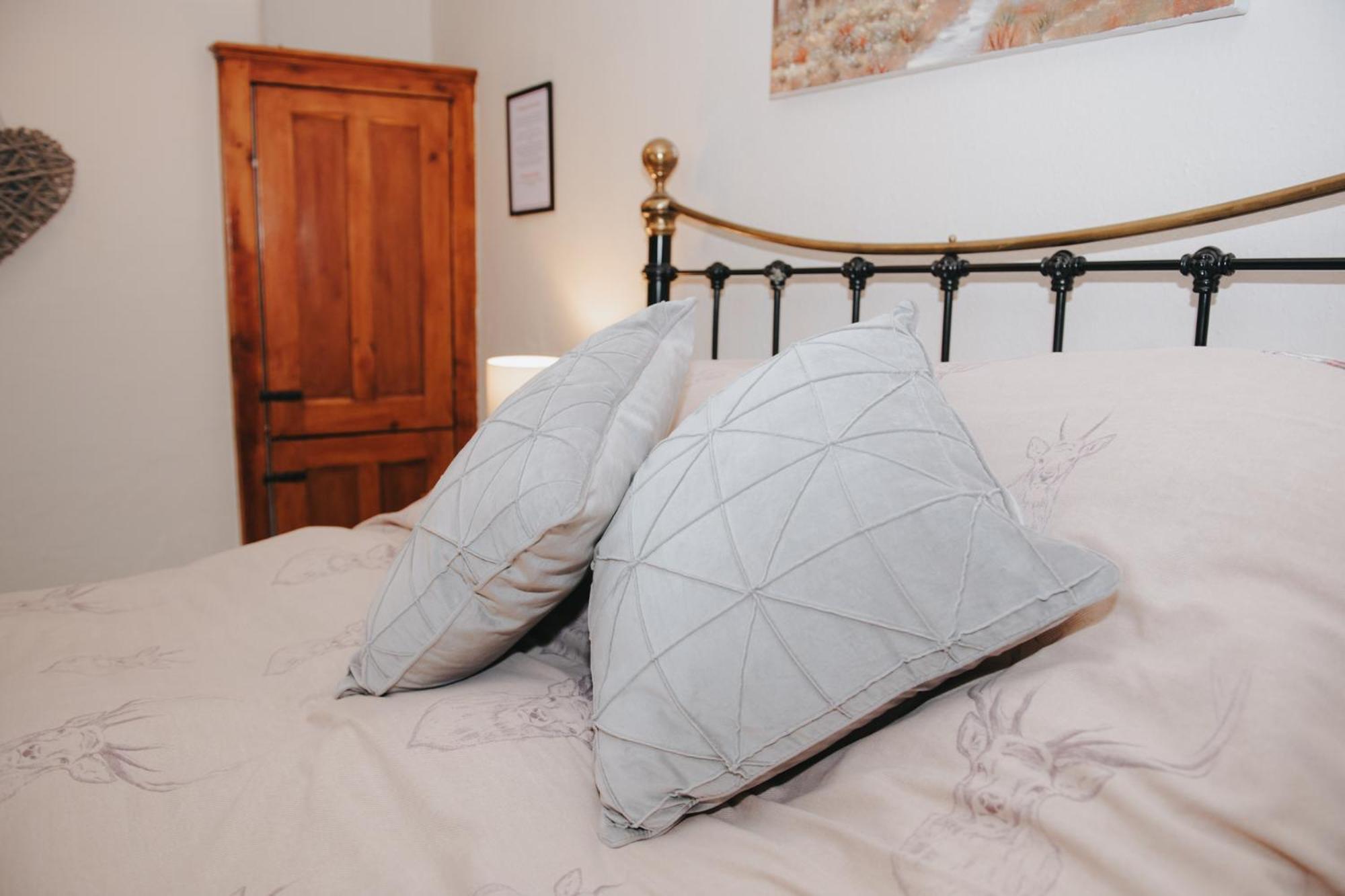 Standard King Room - Photo 2