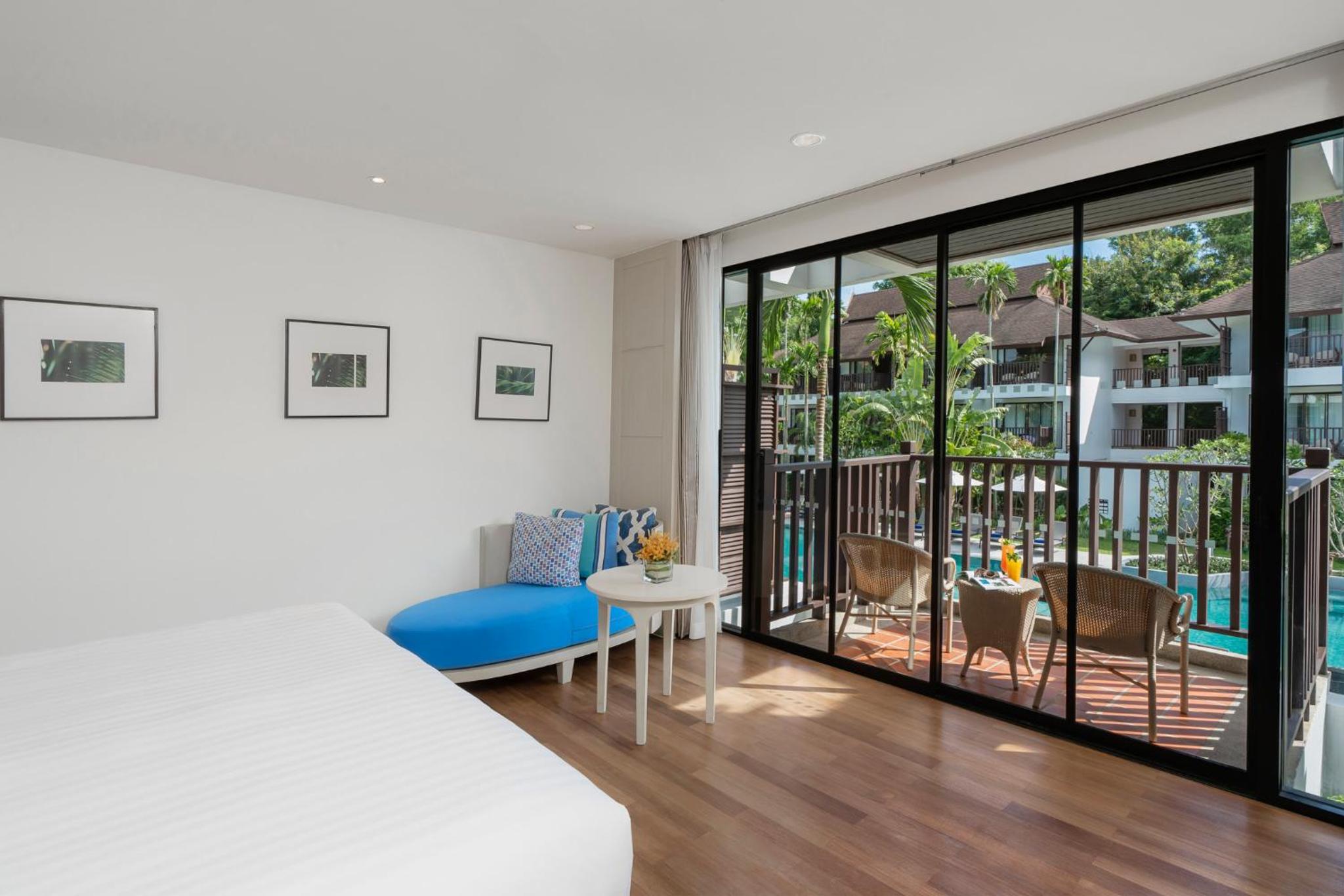 Superior Pool View King - Garden Wing