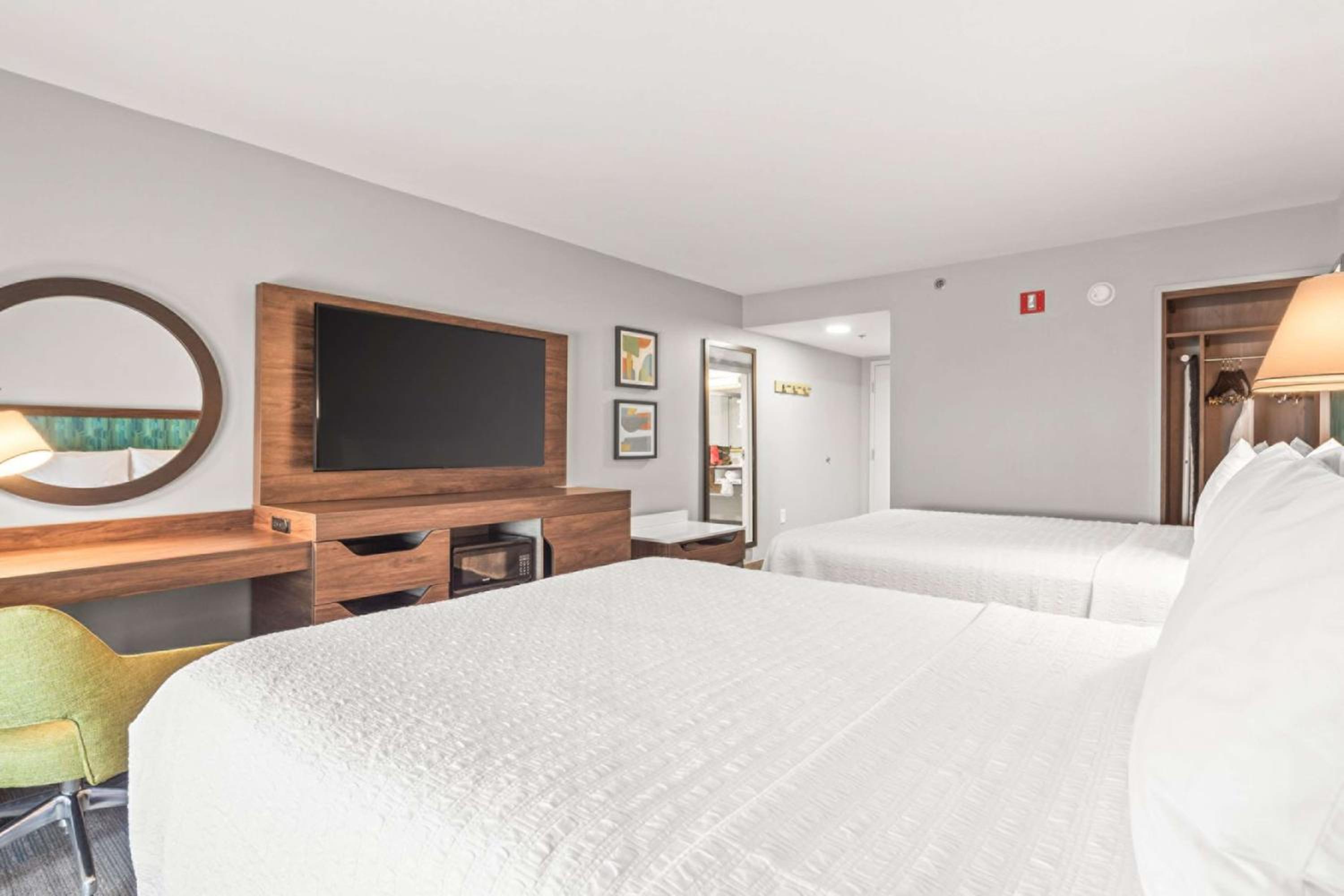Queen Room with Two Queen Beds and Shower - Non-Smoking - Photo 1