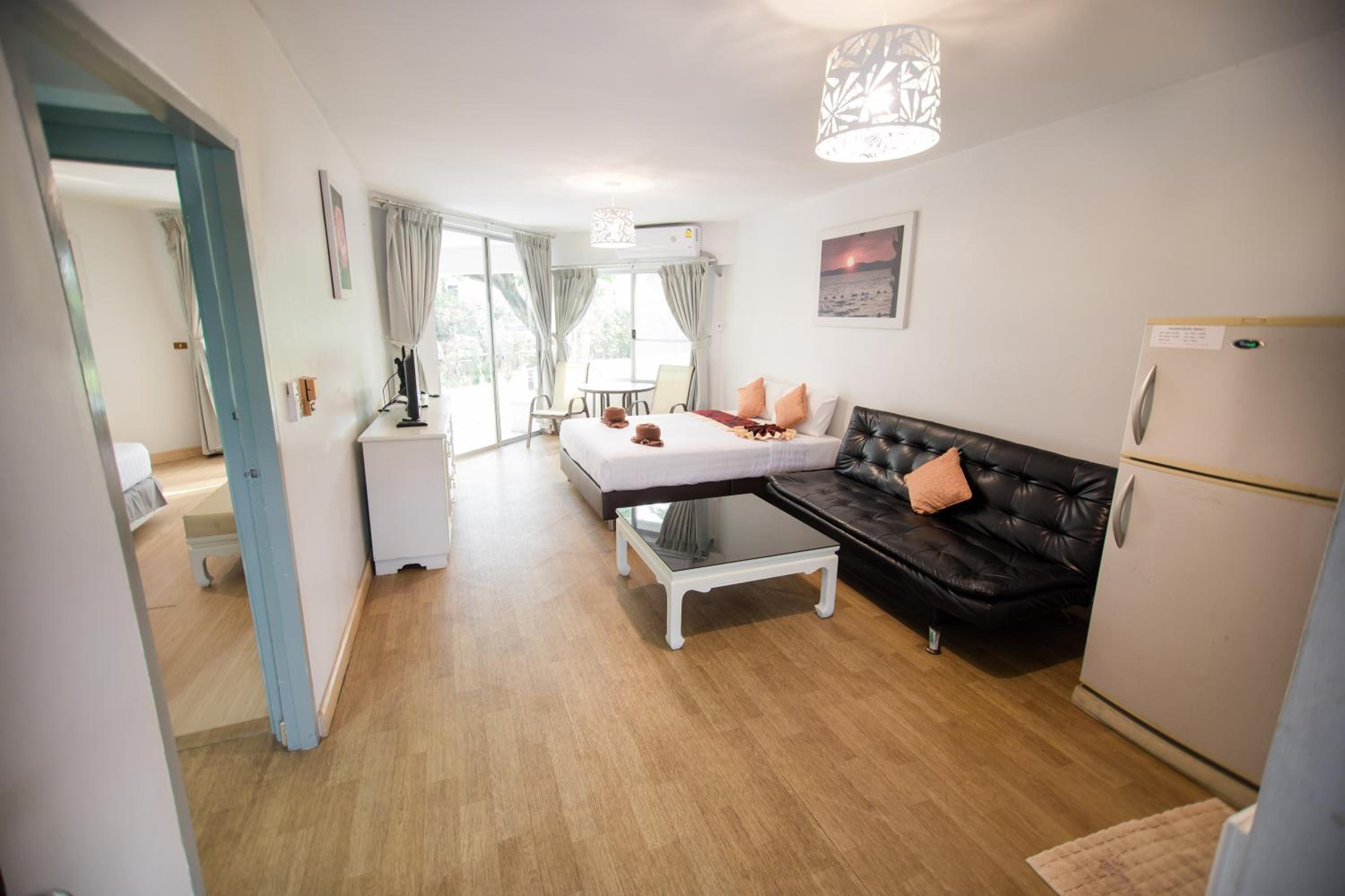 Family Two-Bedroom with Sea View
