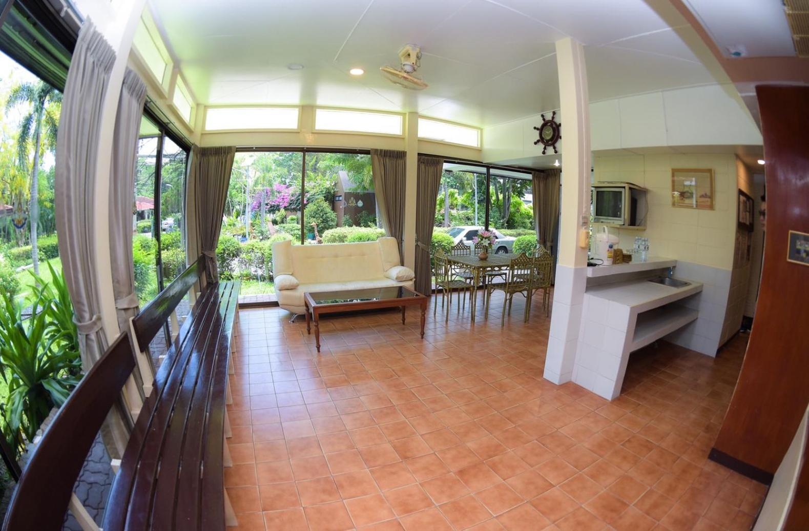 Deluxe Bungalow with Garden View