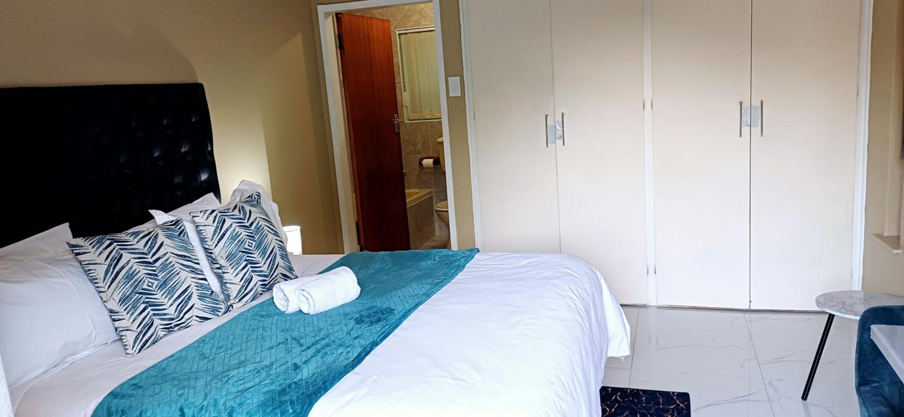 Deluxe Double or Twin Room with Garden View photo 2