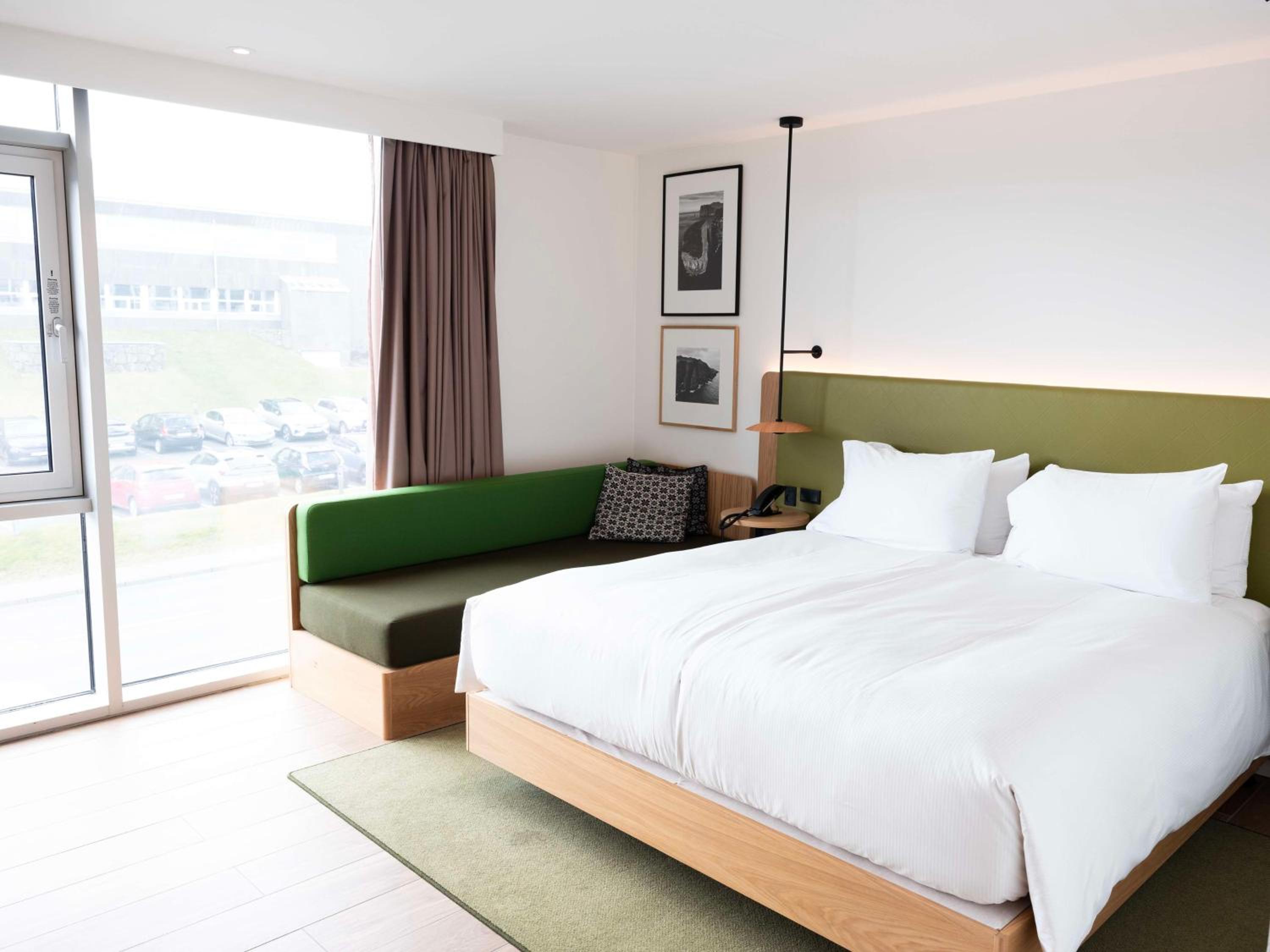 King Room - Mobility Accessible - Photo 2