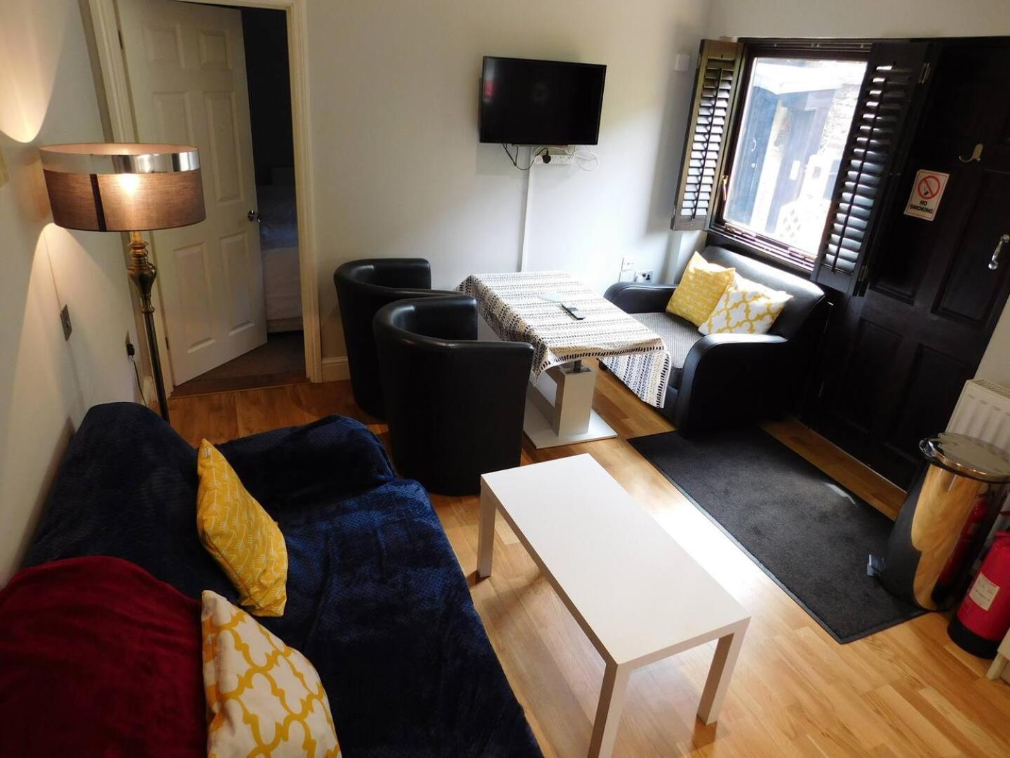 Two-Bedroom Apartment photo 3