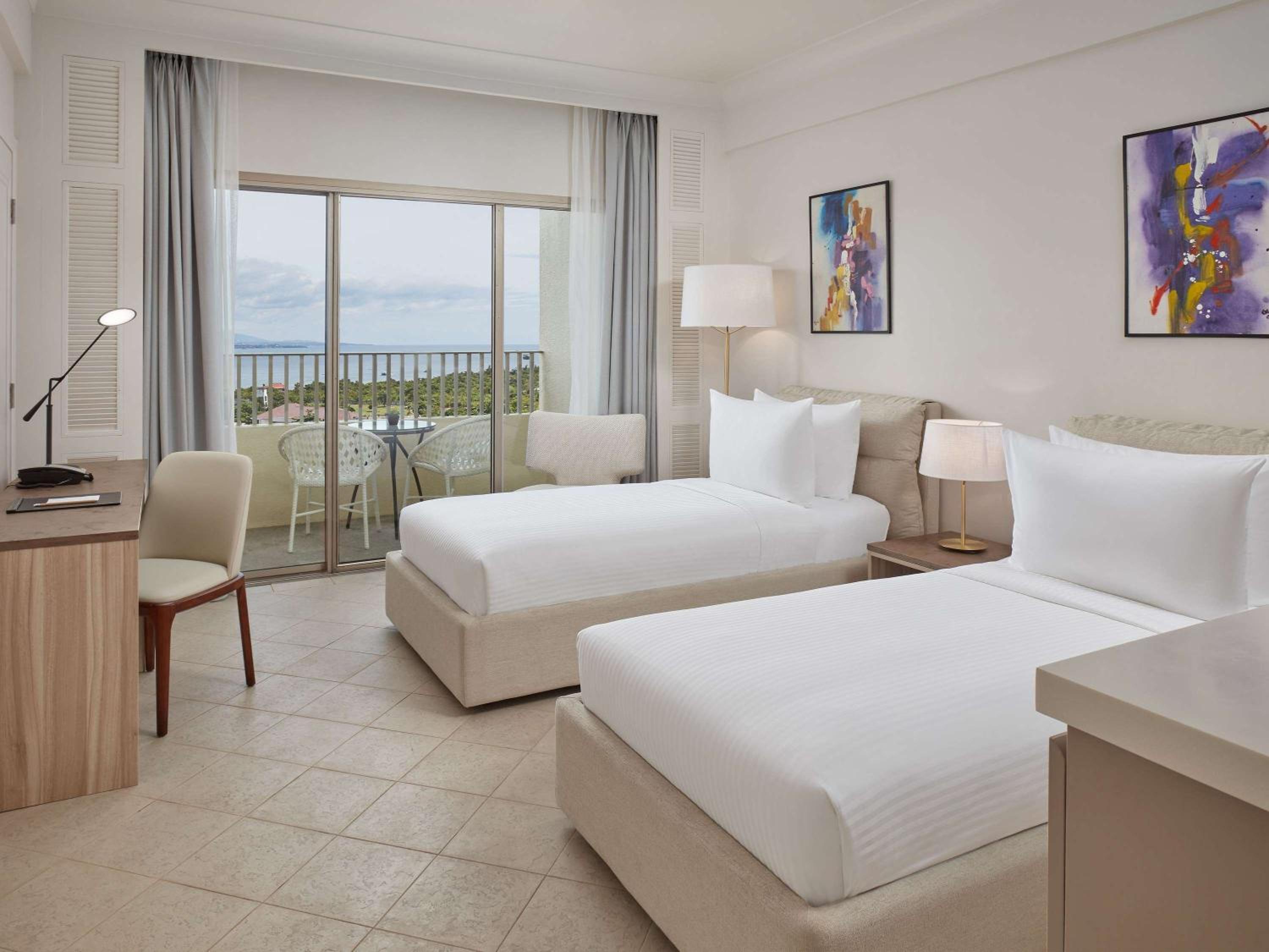 Premier Deluxe Twin Room - Photo 1