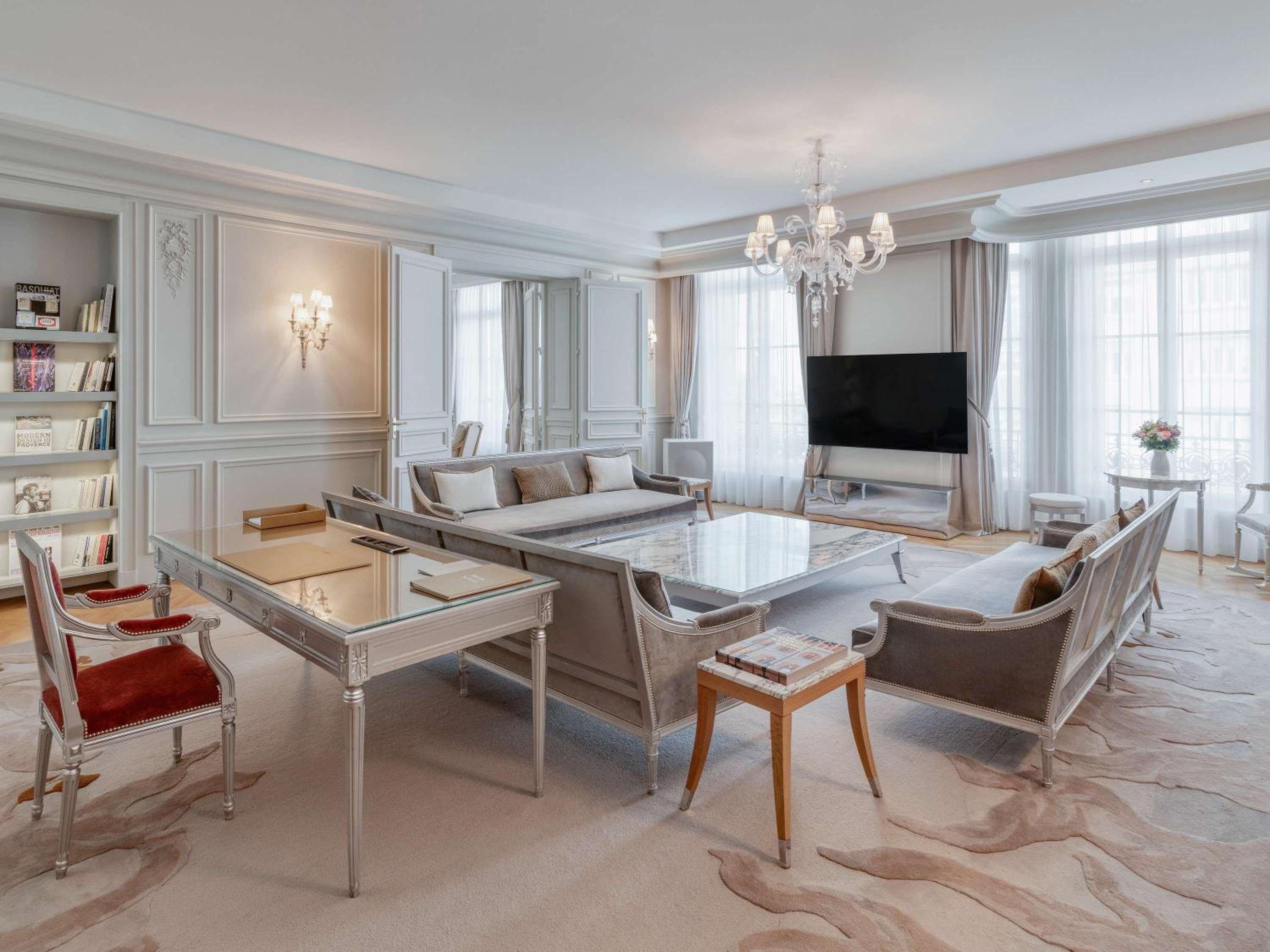 Raffles Presidential Suite photo 1