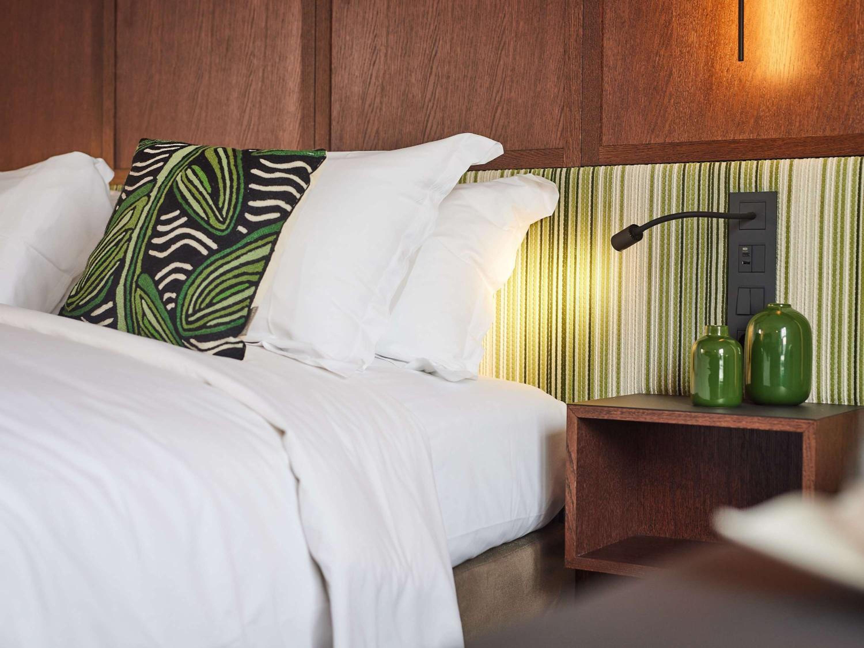 Deluxe King Room with Garden View - Photo 1