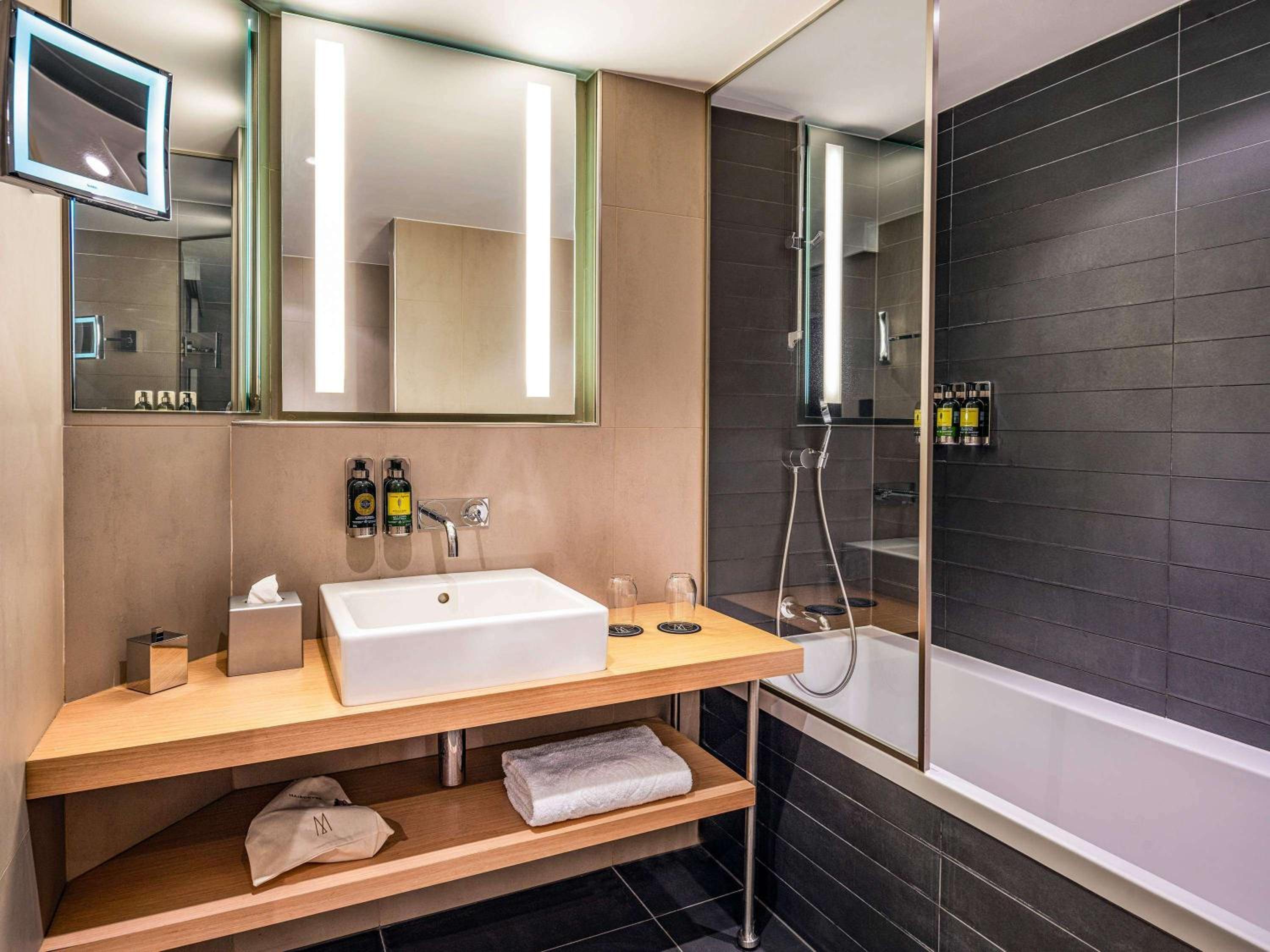 Deluxe Twin Room with Garden View - Photo 16