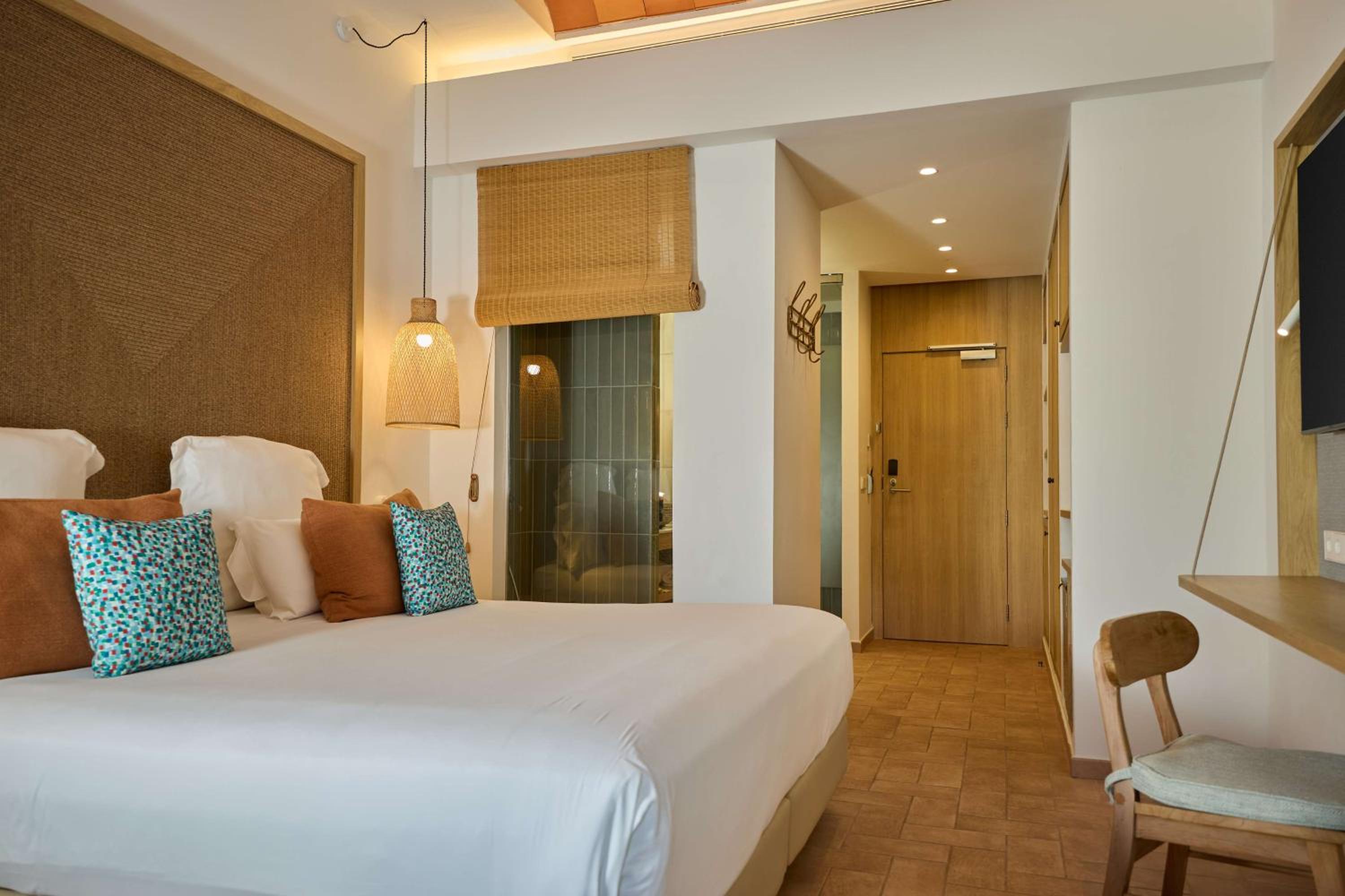 Superior King Room - Mobility Accessible