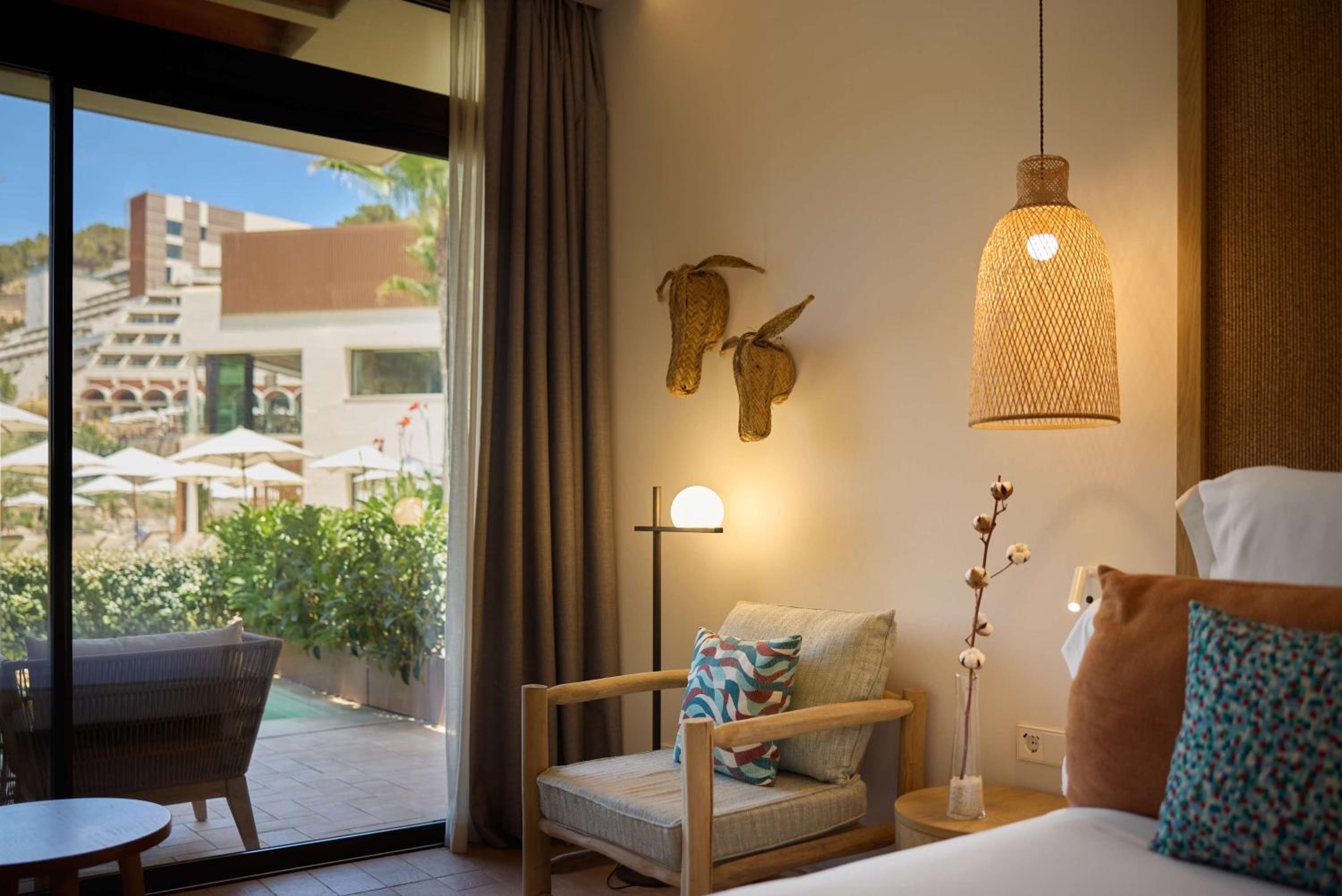 Deluxe Twin Room With Pool View