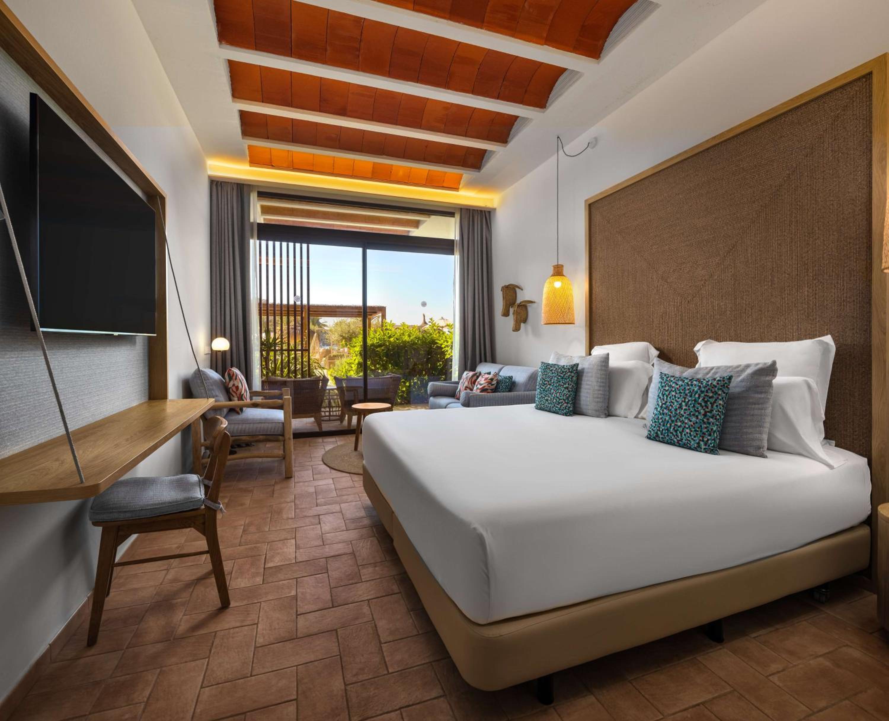 Deluxe King Room