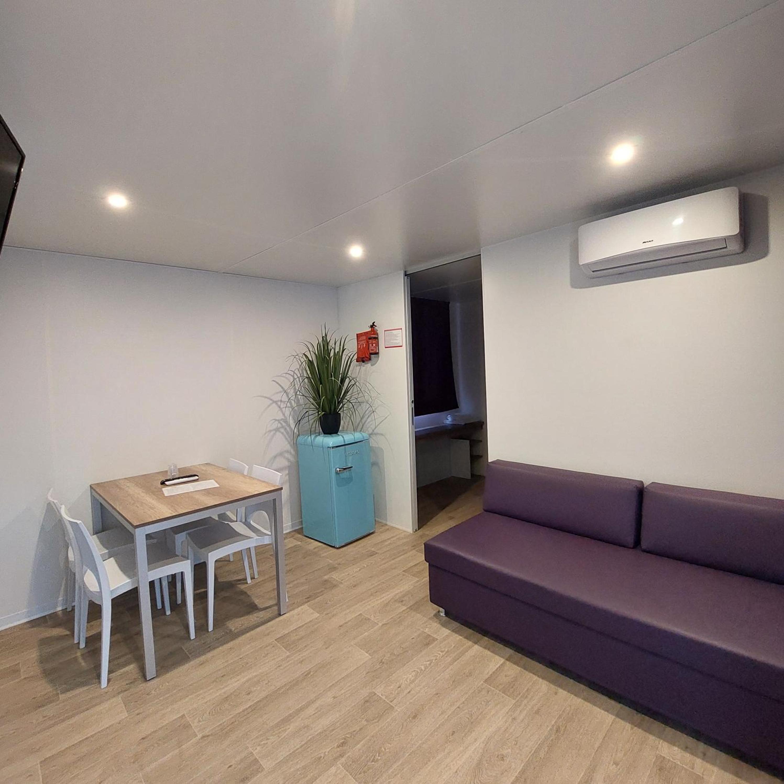 Mobile Home photo 1