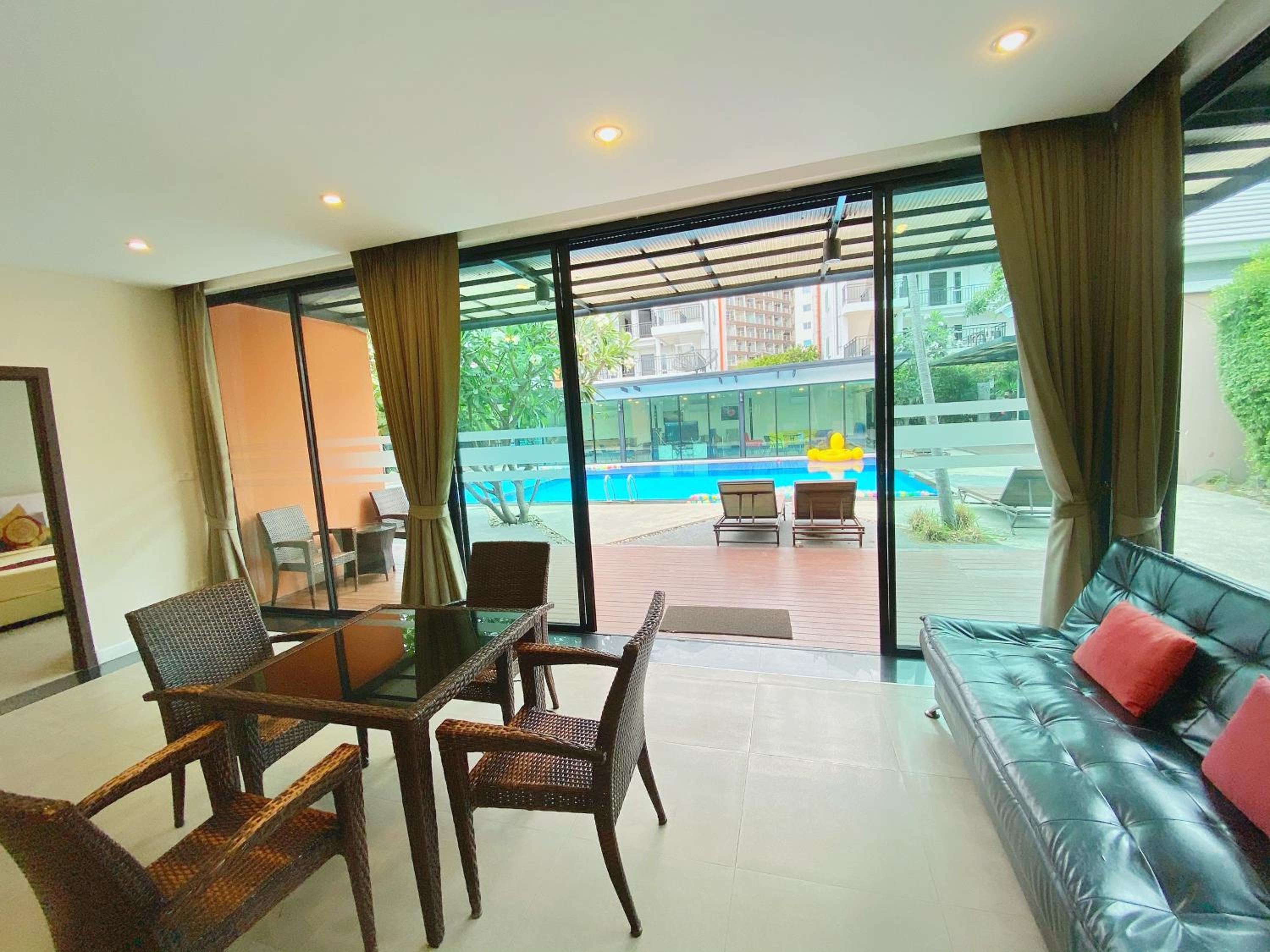 Deluxe Three-Bedroom Villa with Pool View