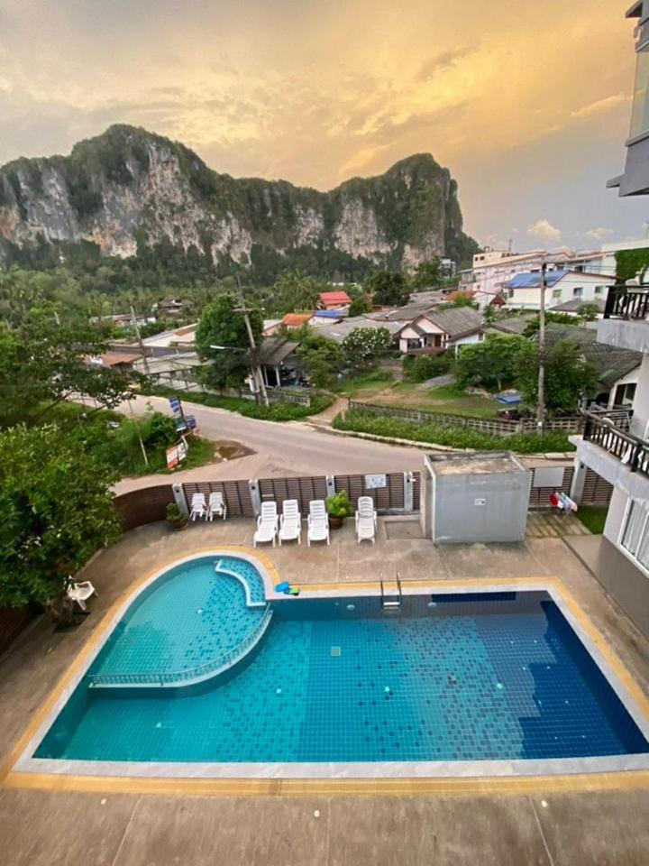 Standard Double Room with Pool View - Photo 7