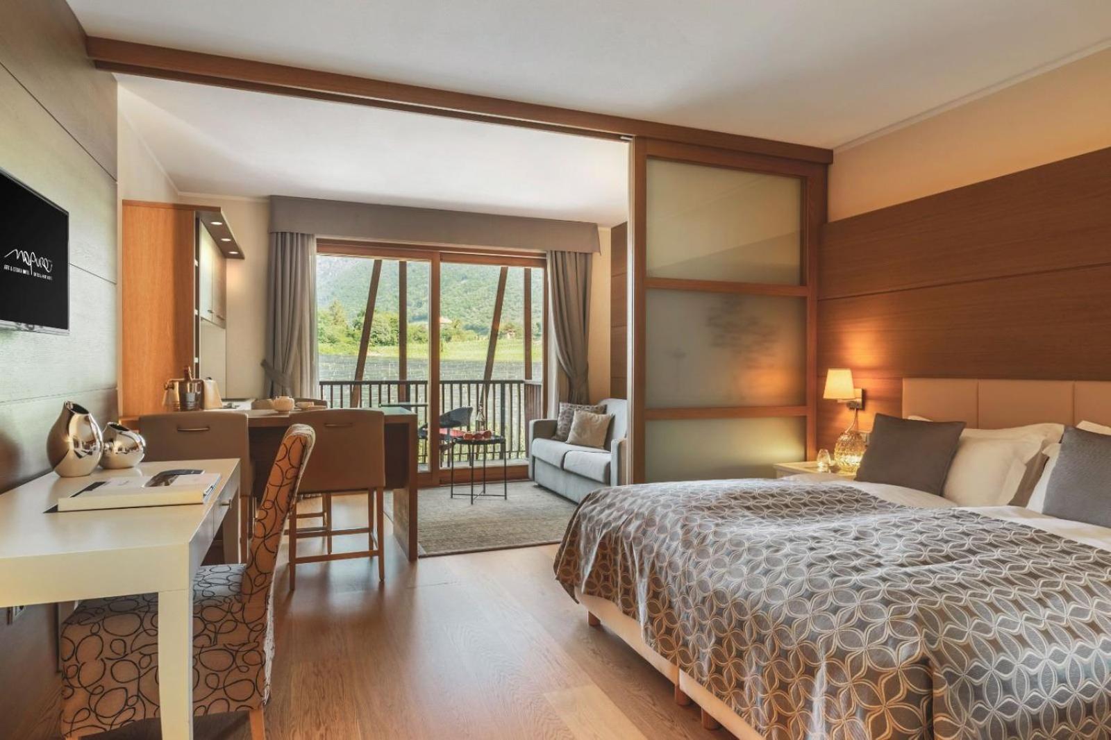 Junior Suite with Balcony photo 1