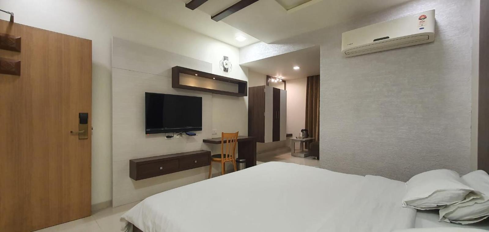 Deluxe Double Room photo 3