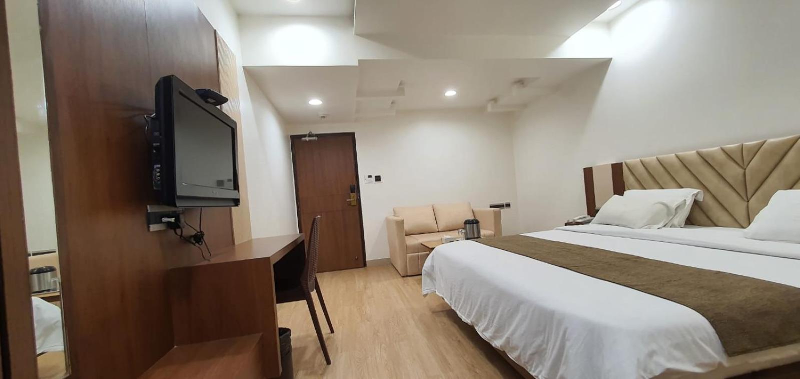 Deluxe Double Room photo 2